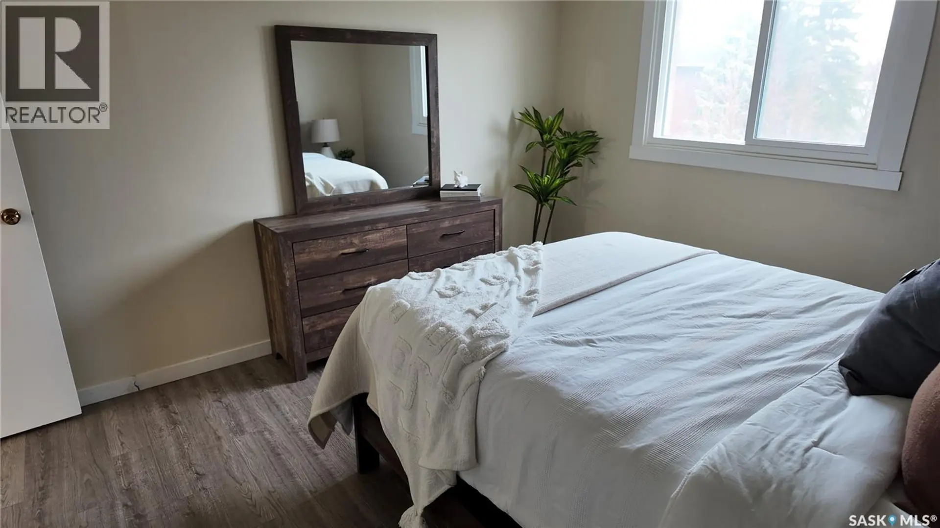 #34 31 Centennial STREET - Image 2