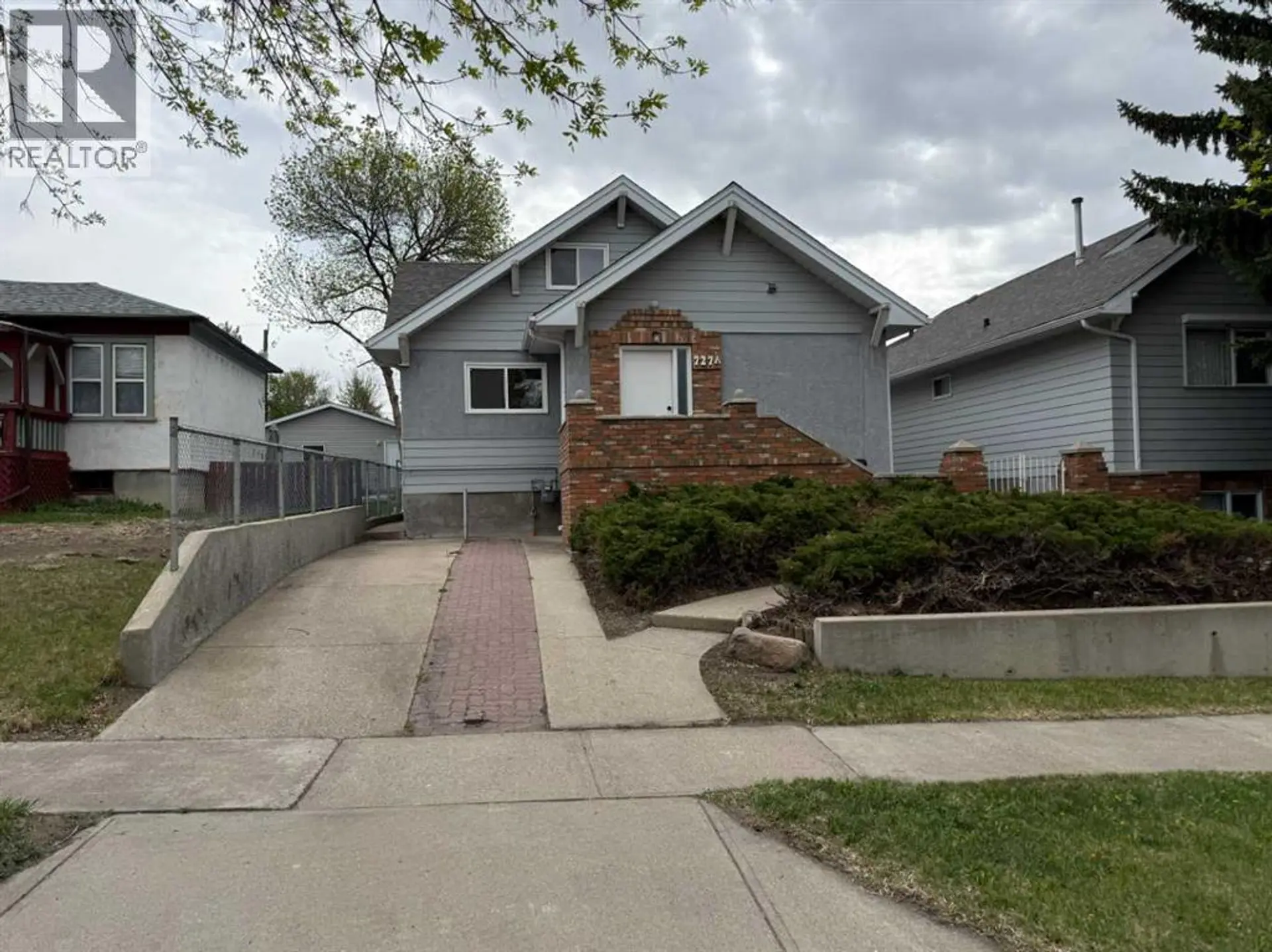 Property at 727 8 Street S, Lethbridge, AB