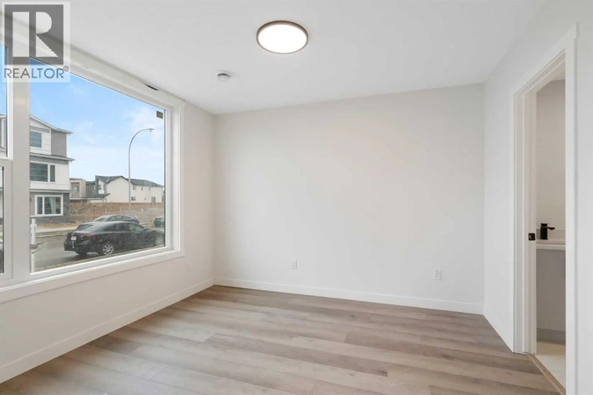 8808 48 Street NE - Image 11