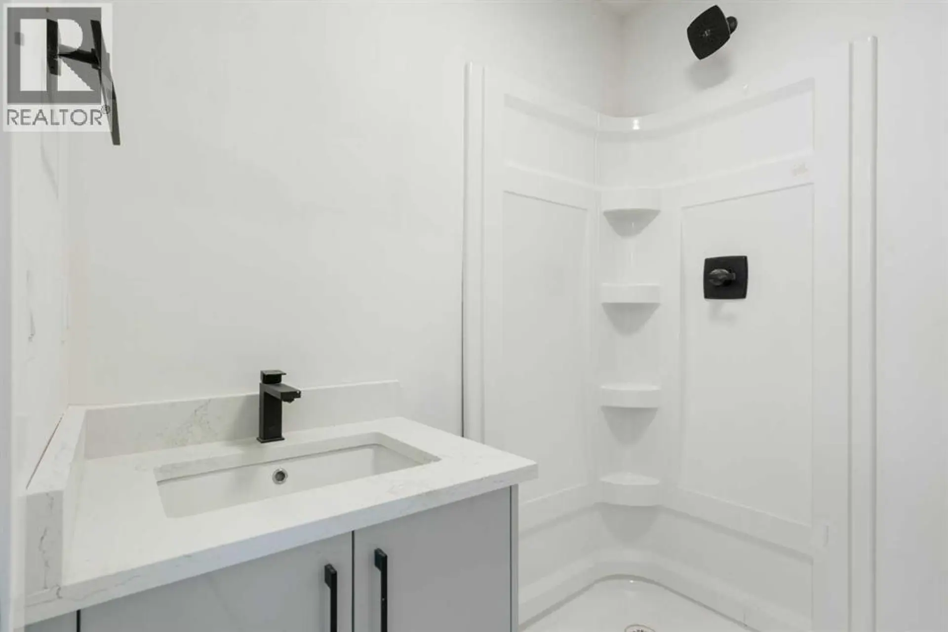 8808 48 Street NE - Image 12