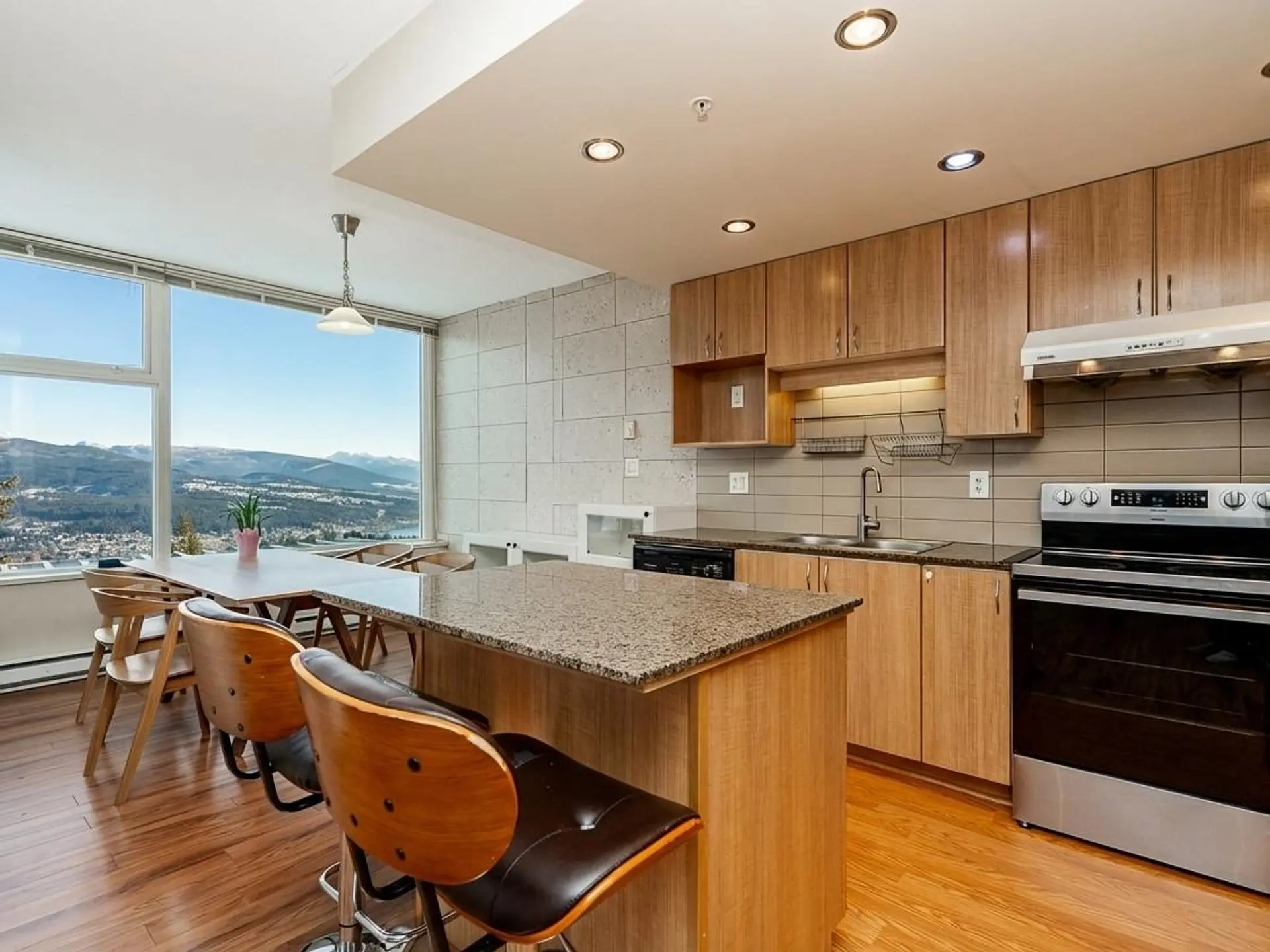 #903 9262 University Crescent - Image 7