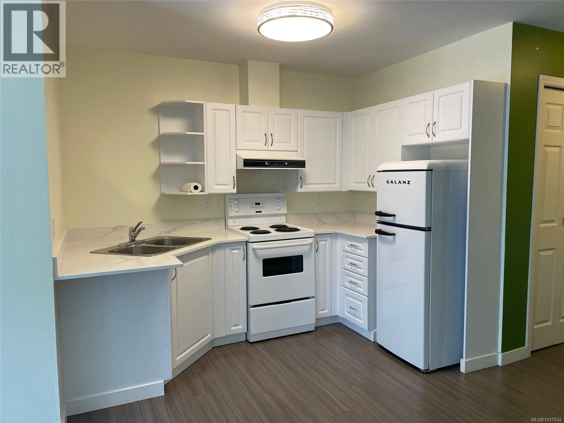 Property at #206 1070 Southgate St, Victoria, BC