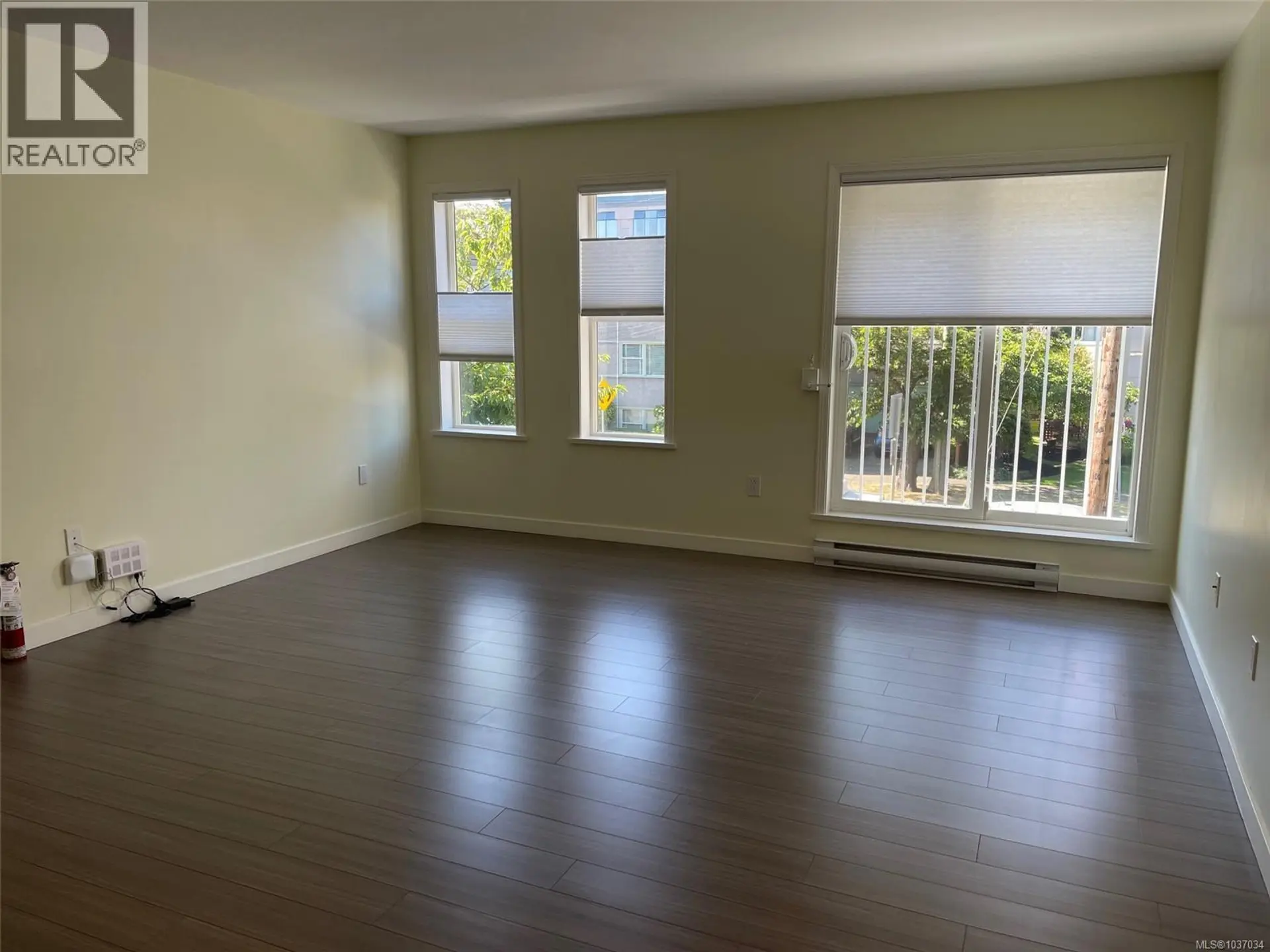 #206 1070 Southgate St - Image 4
