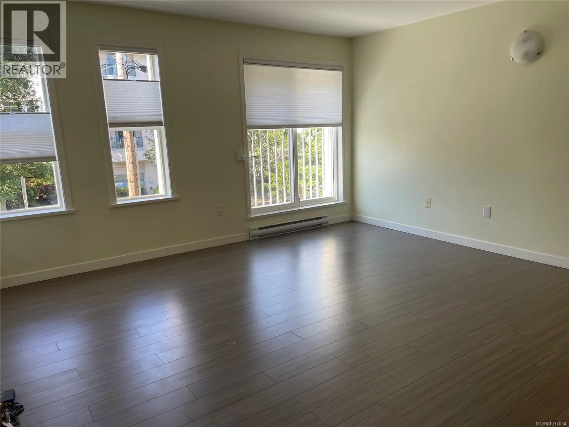 #206 1070 Southgate St - Image 5