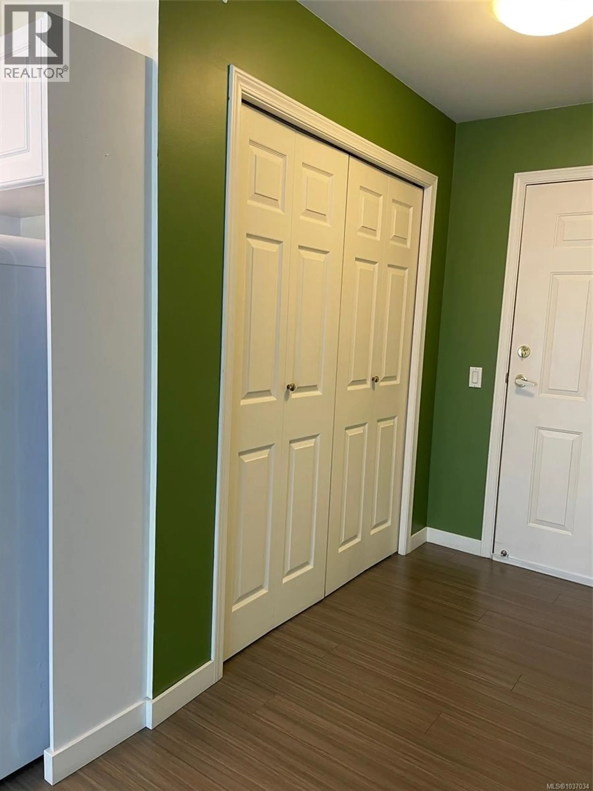 #206 1070 Southgate St - Image 9