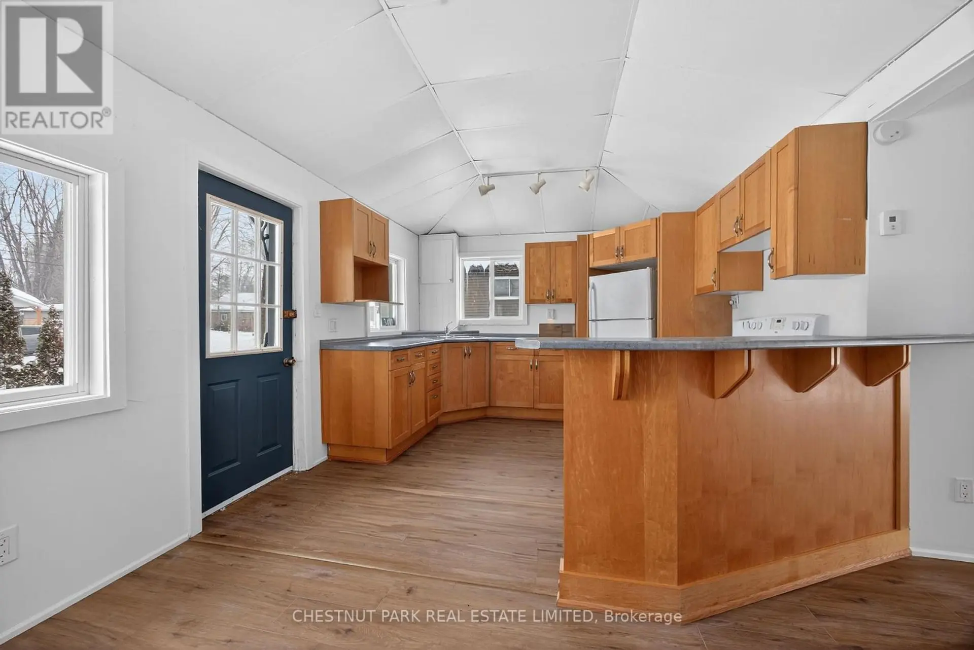 3410 BEACHVIEW AVENUE - Image 2