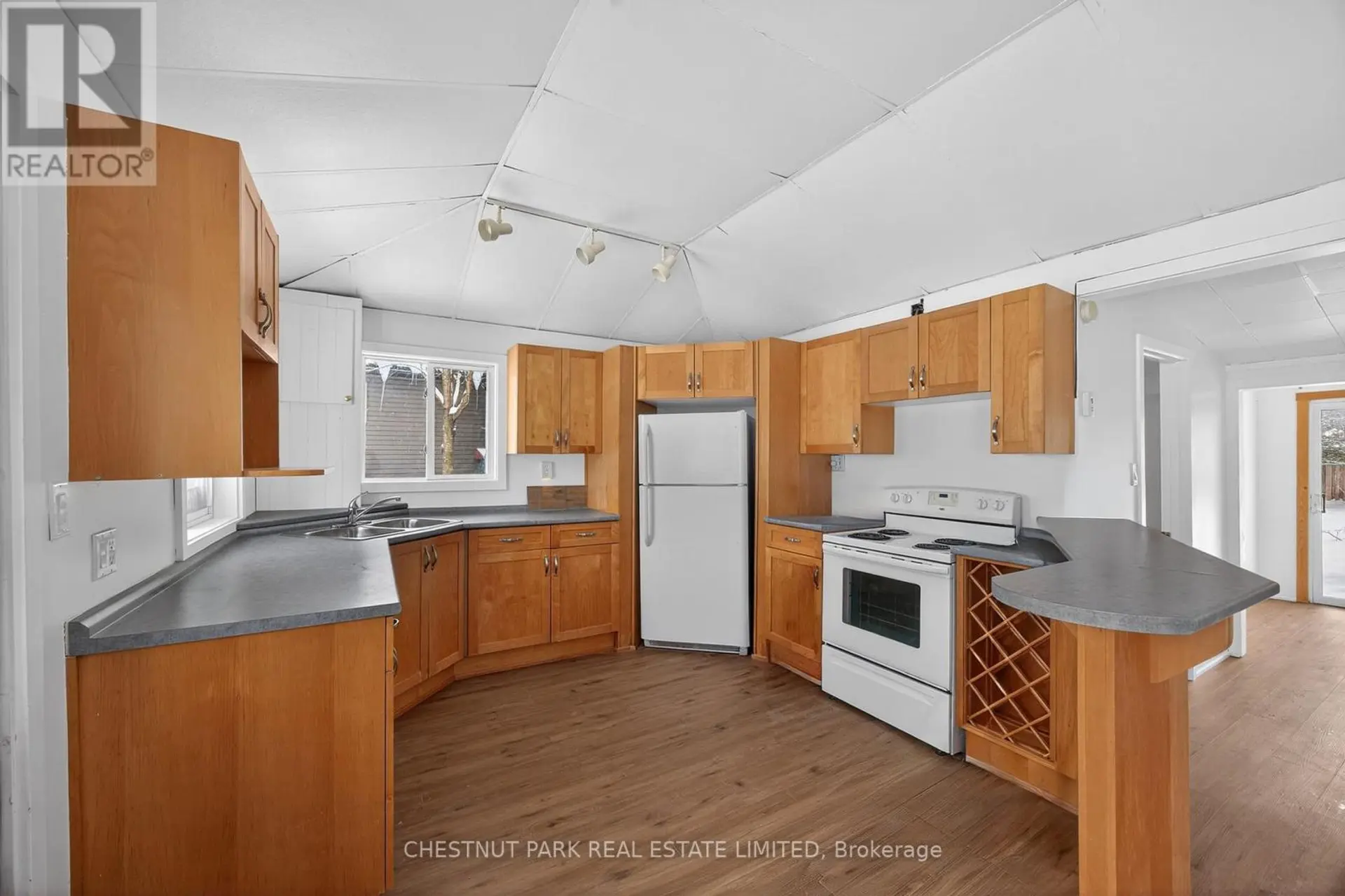 3410 BEACHVIEW AVENUE - Image 3