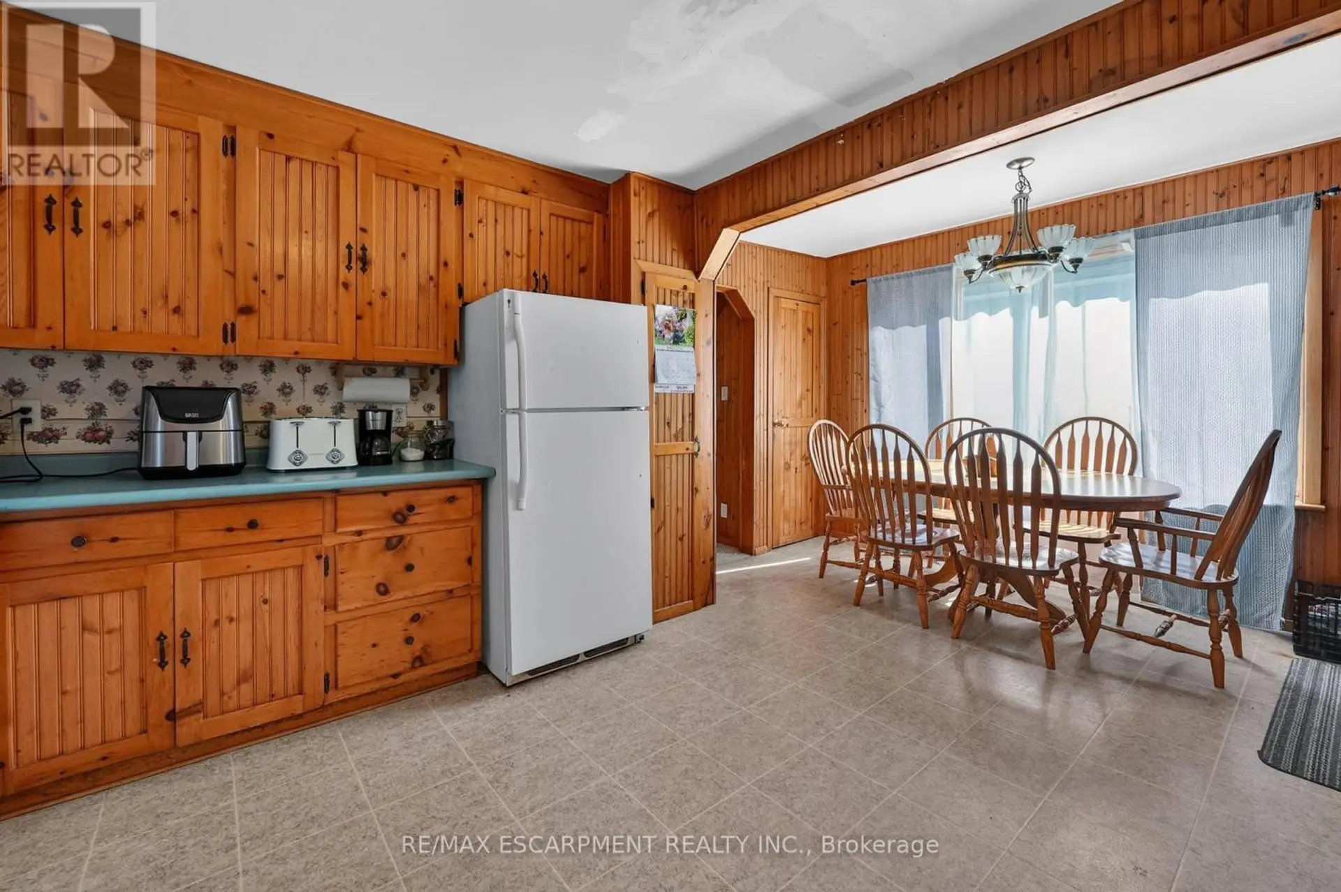 520 ALDER STREET E - Image 7