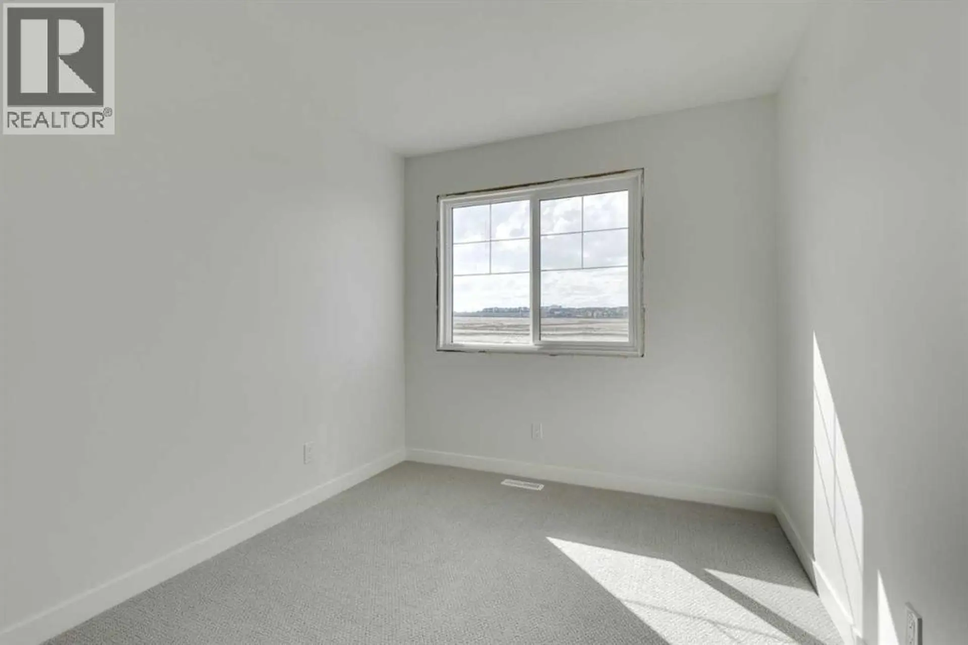 182 Lanark Gate SE - Image 10