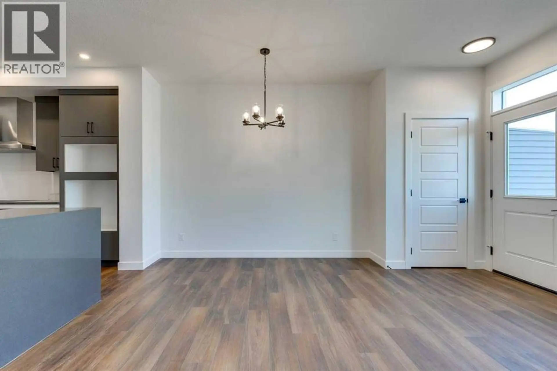 182 Lanark Gate SE - Image 4