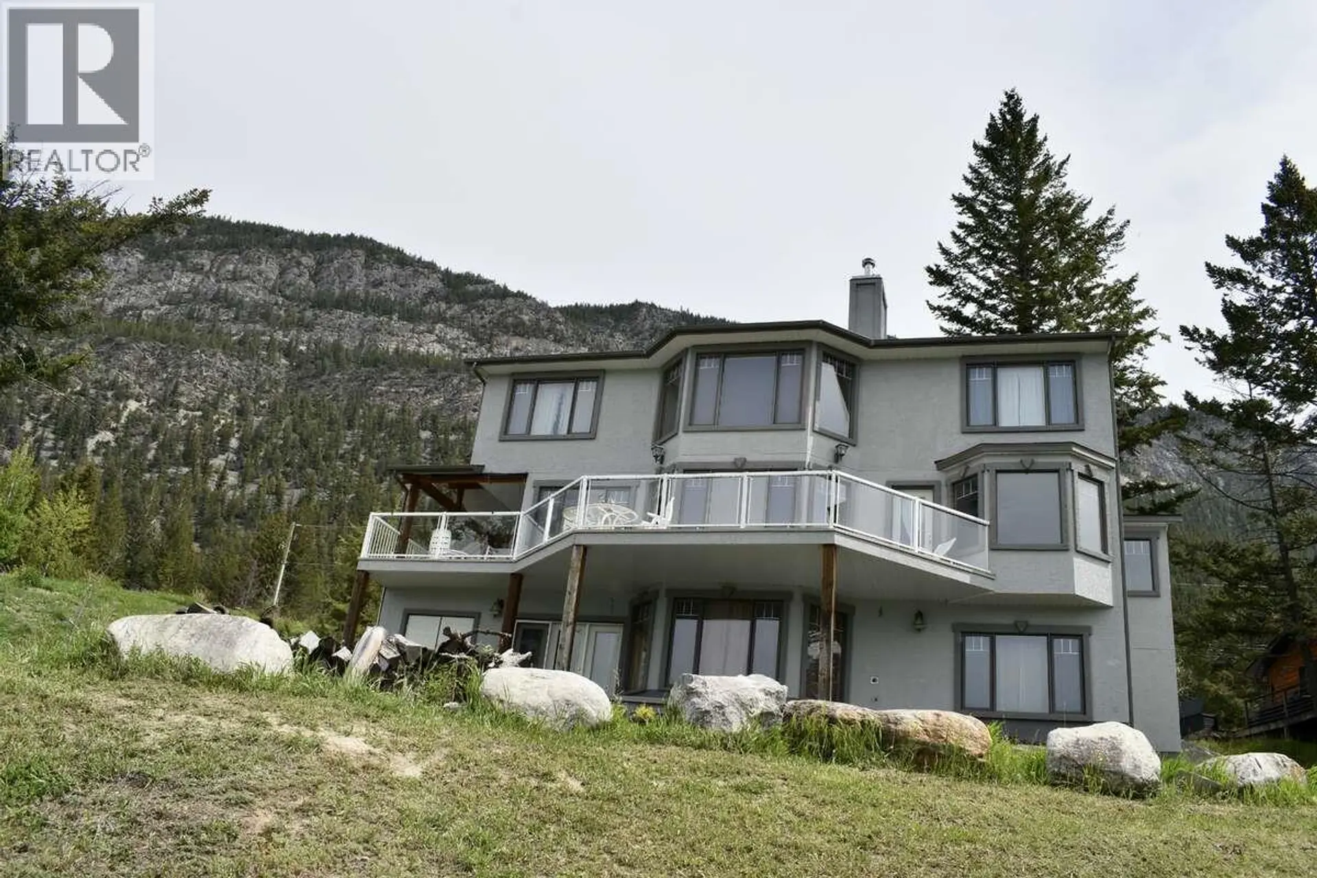 Property at 8381 RICHARDSON Crescent, Canal Flats, BC