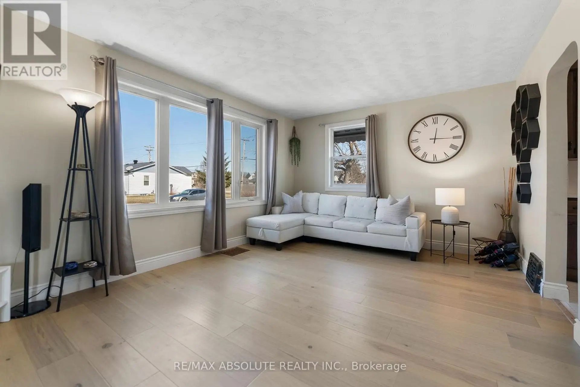 61 THIRD AVENUE - Image 4