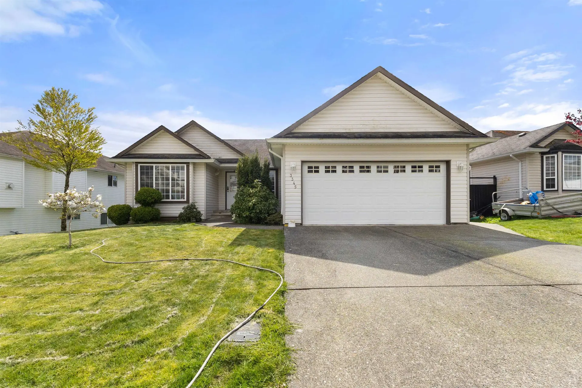 Property at 3345 Siskin Drive, Abbotsford, BC