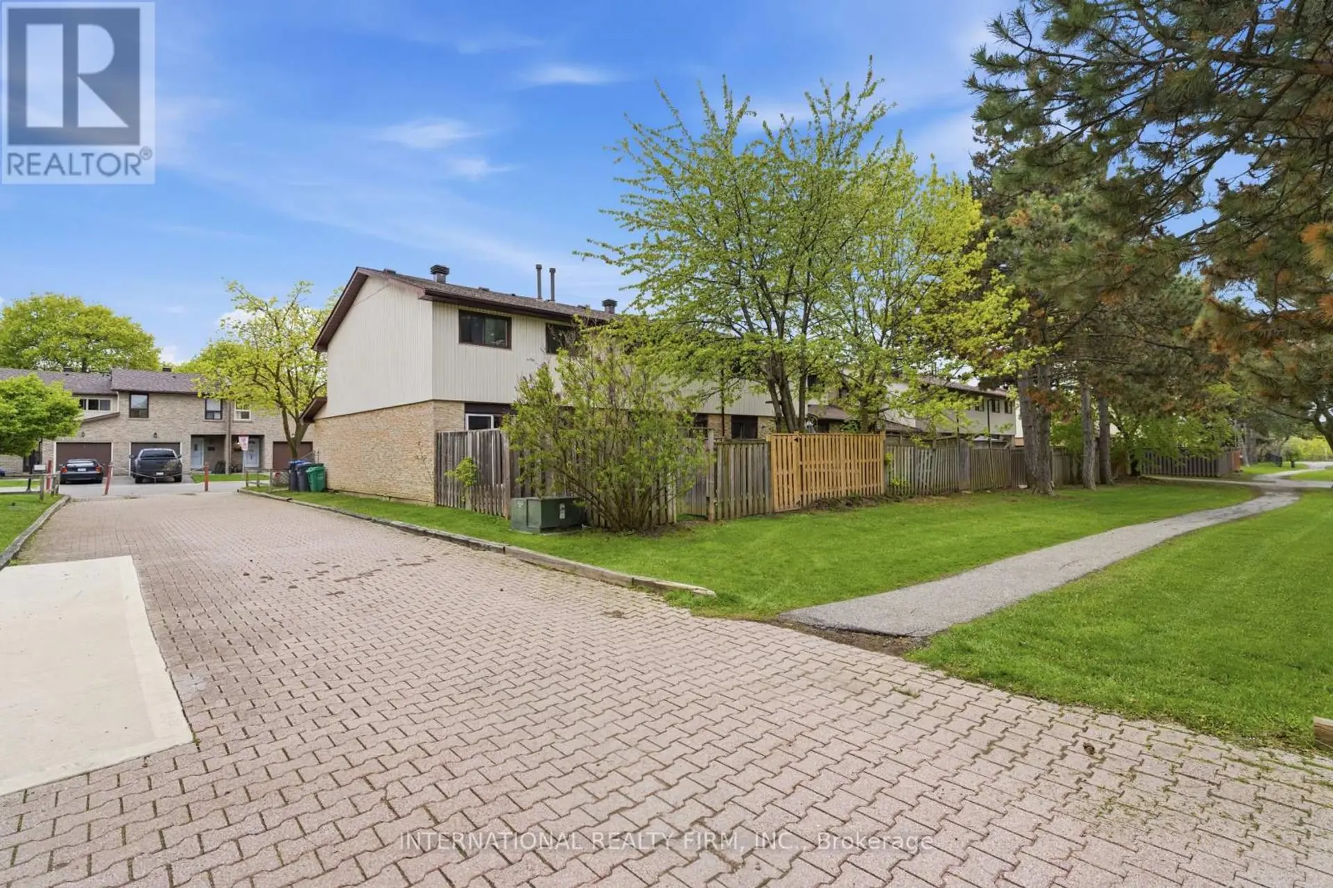 #114 114 FOSTER CRESCENT - Image 17