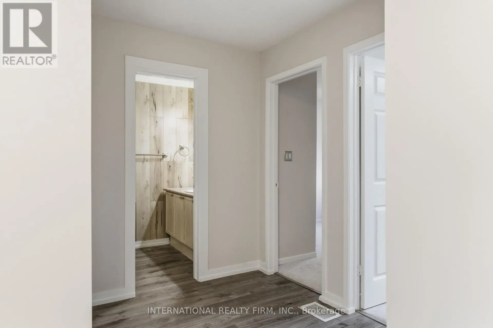#114 114 FOSTER CRESCENT - Image 9