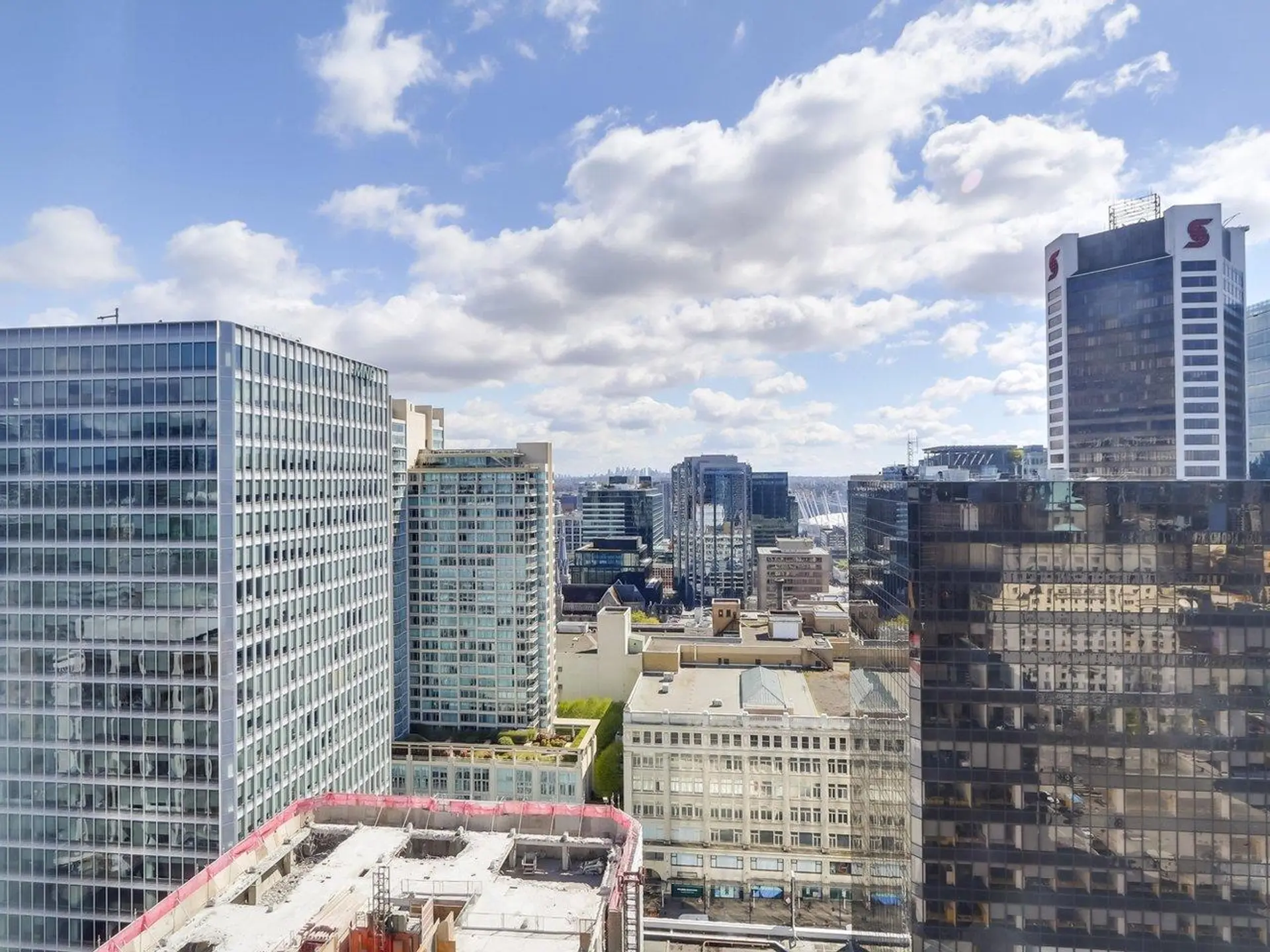 #2605 667 Howe Street - Image 10