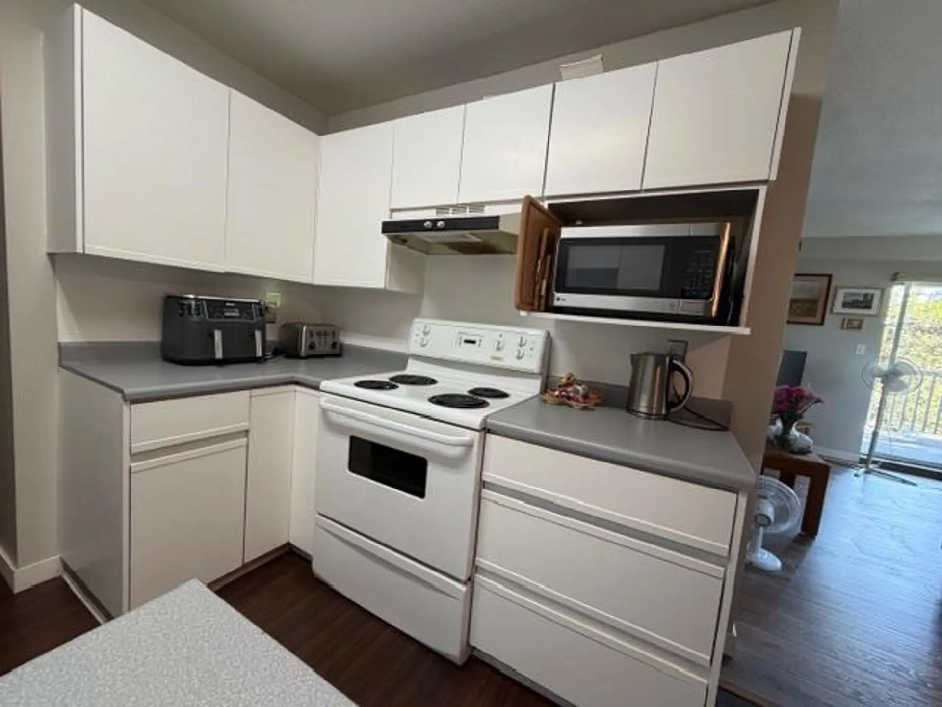 #209 20561 113 Avenue - Image 2
