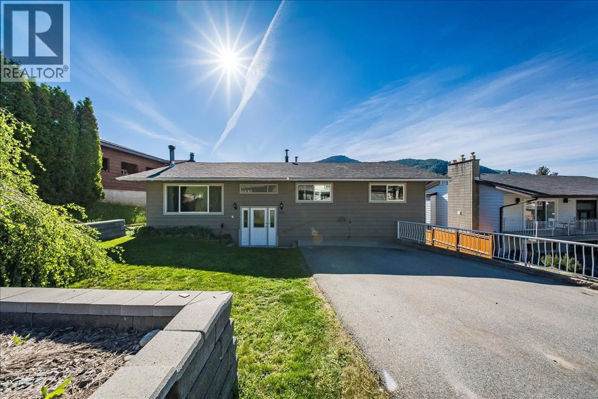 Property at 909 7TH Street, Montrose, BC