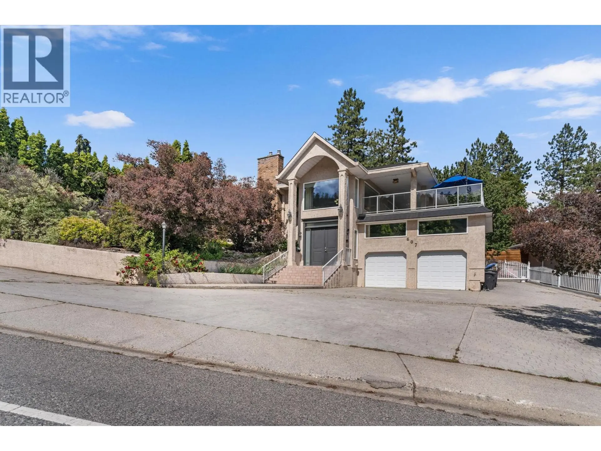Property at 607 Clifton Road S, Kelowna, BC