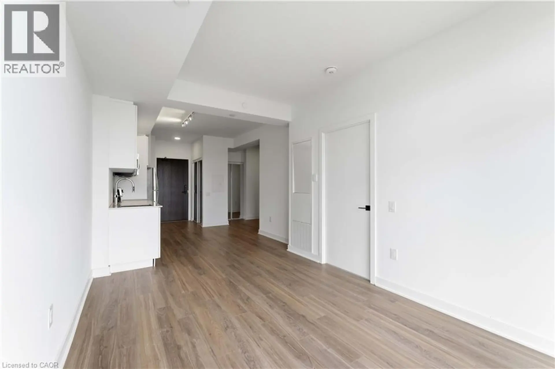 #1402 2782 BARTON Street E - Image 11