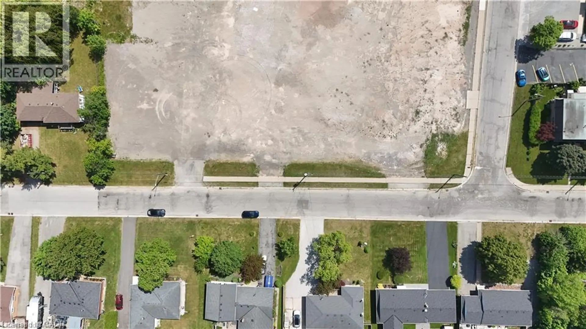 #7 132 COLLEGE Street - Image 4