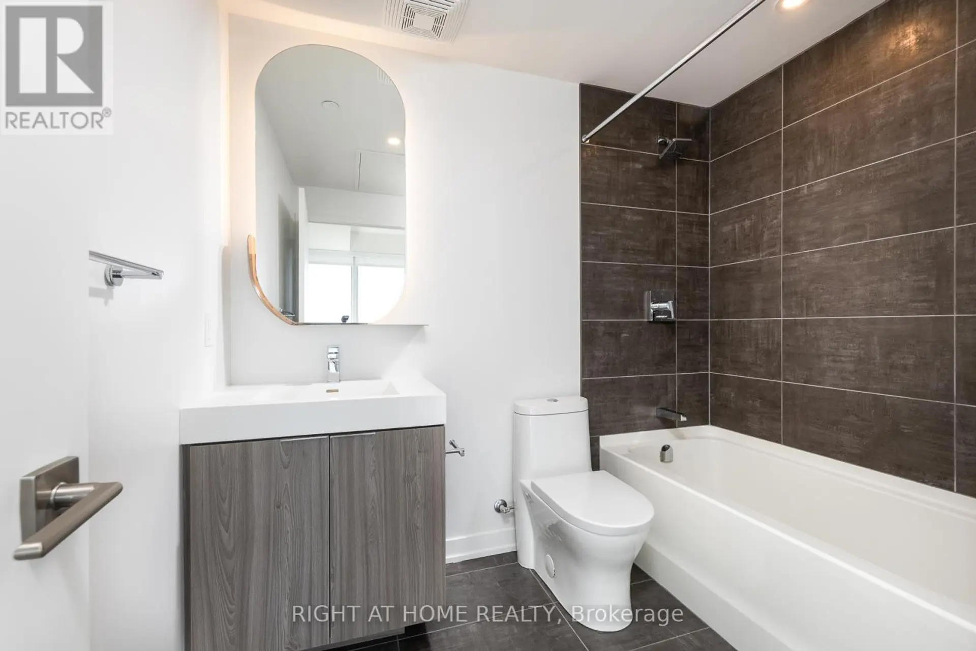 #2503 15 HOLMES AVENUE - Image 10