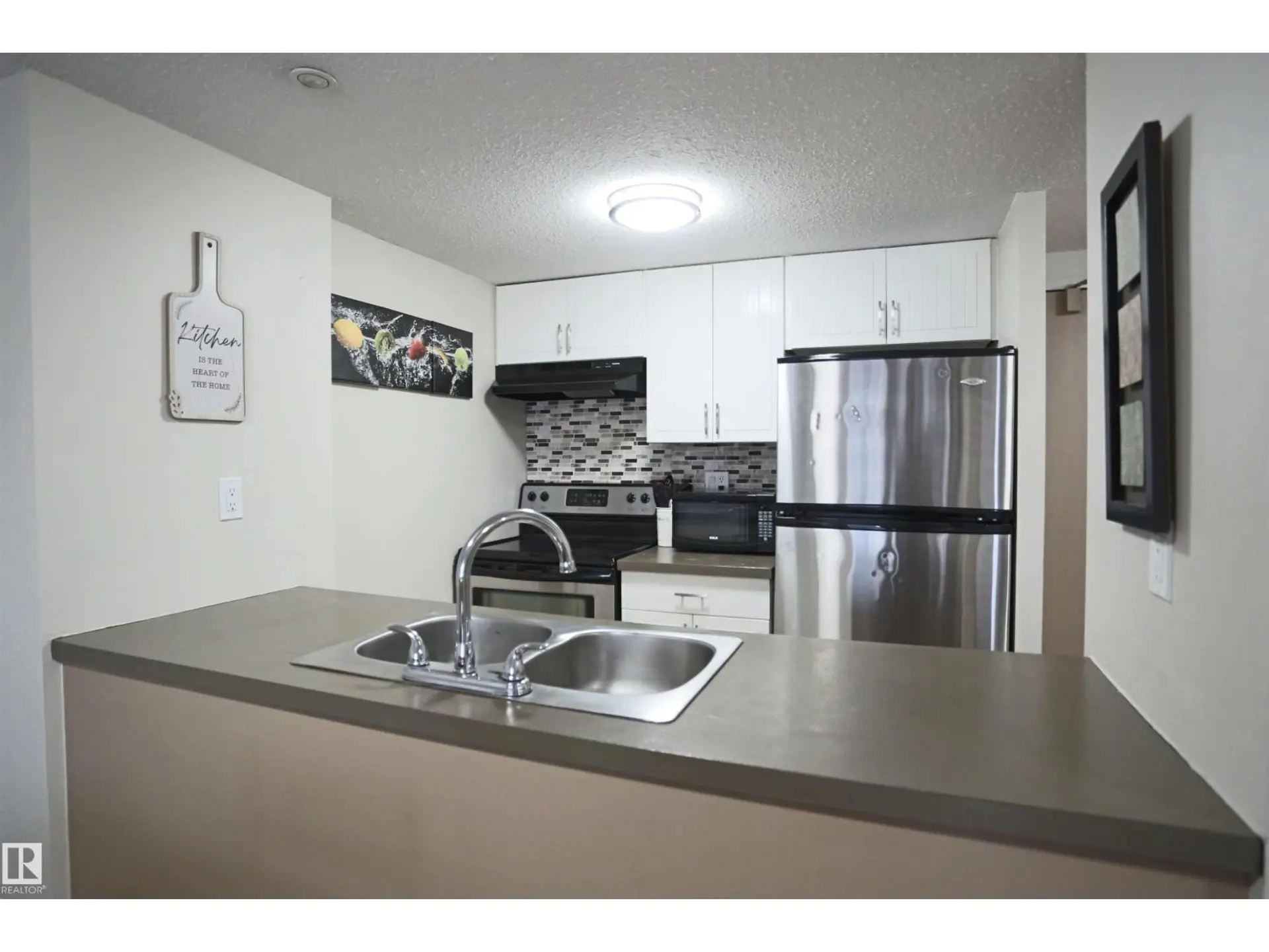 #804 10160 114 ST NW - Image 10