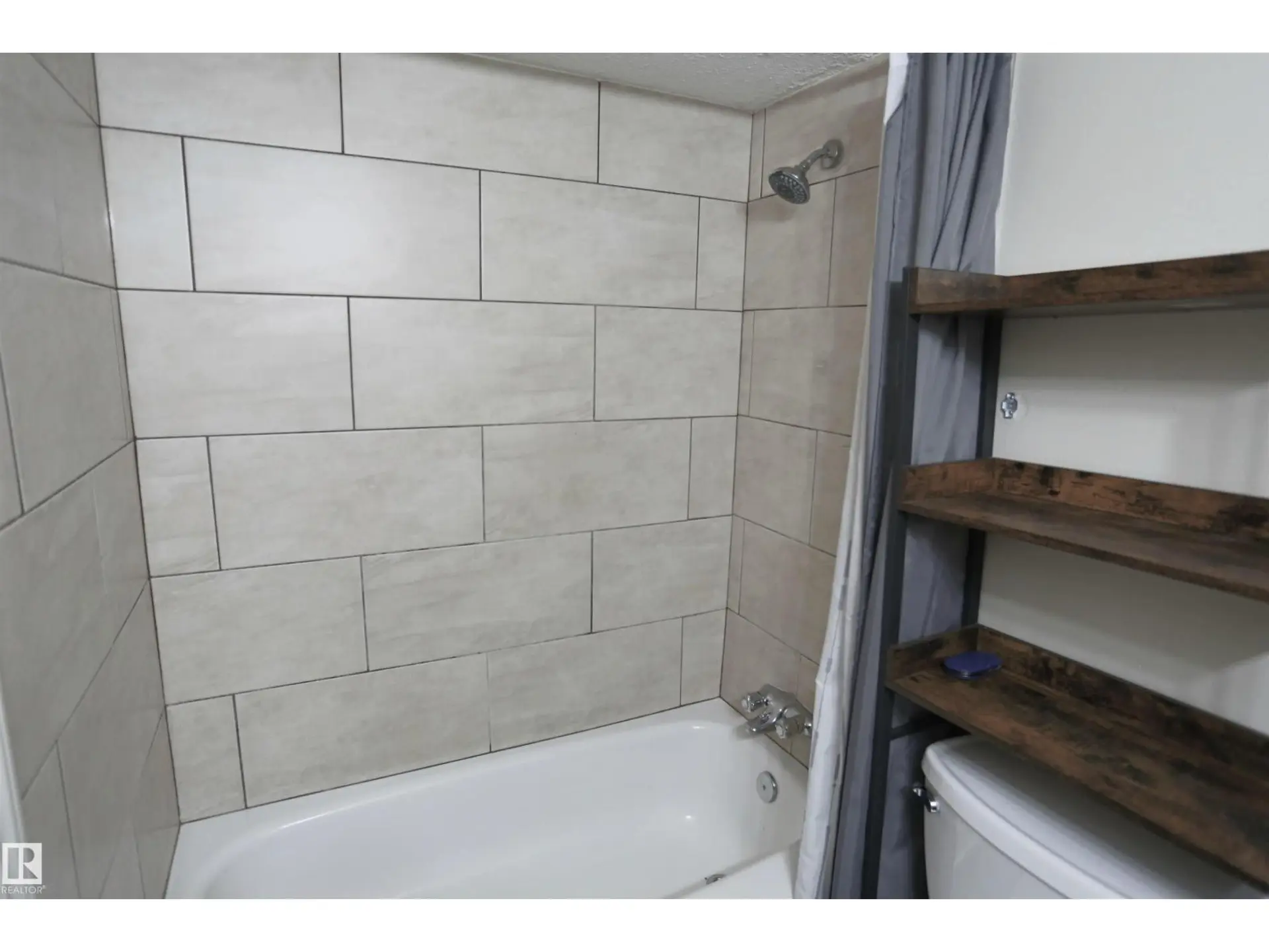 #804 10160 114 ST NW - Image 16