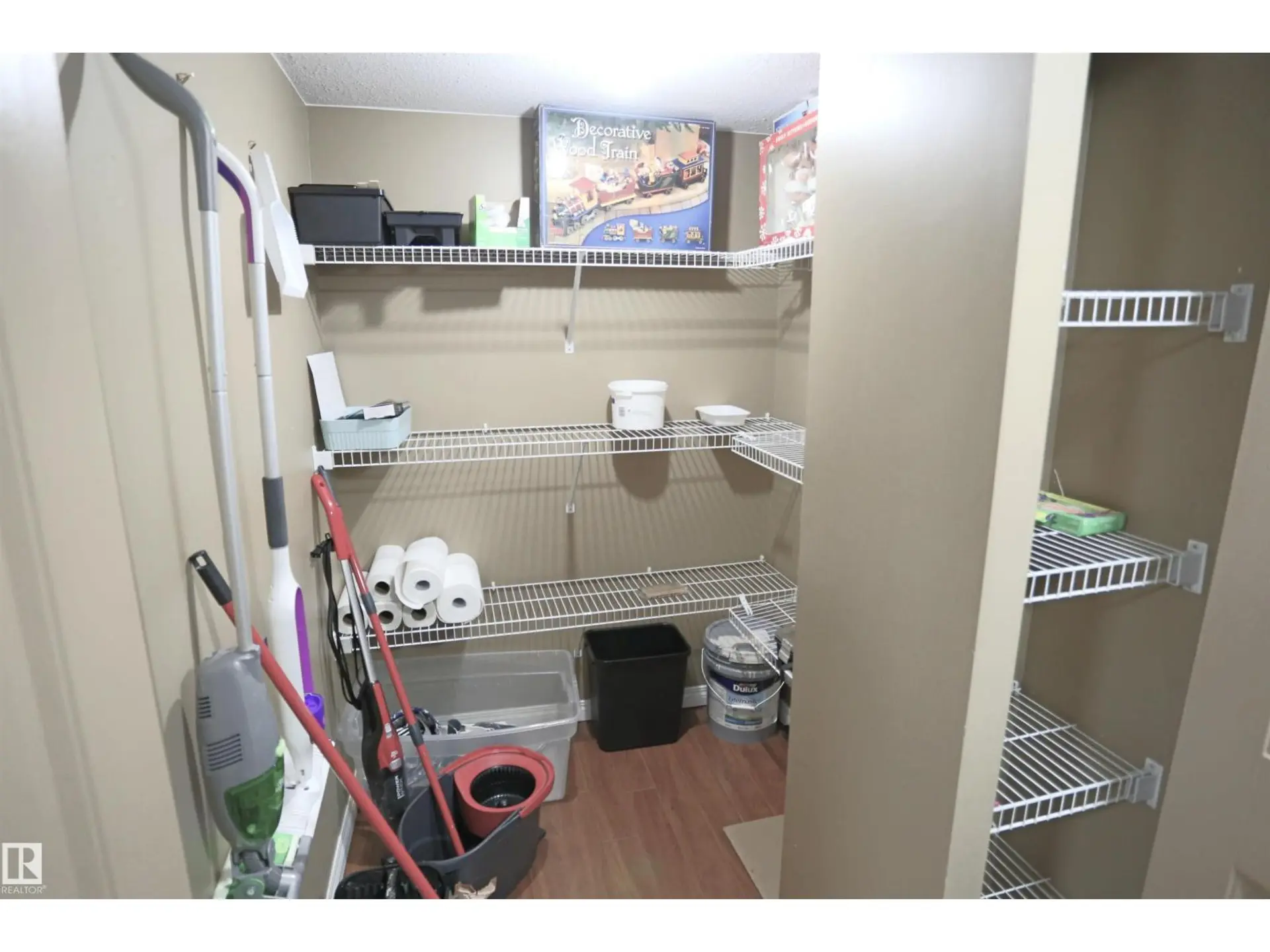 #804 10160 114 ST NW - Image 17