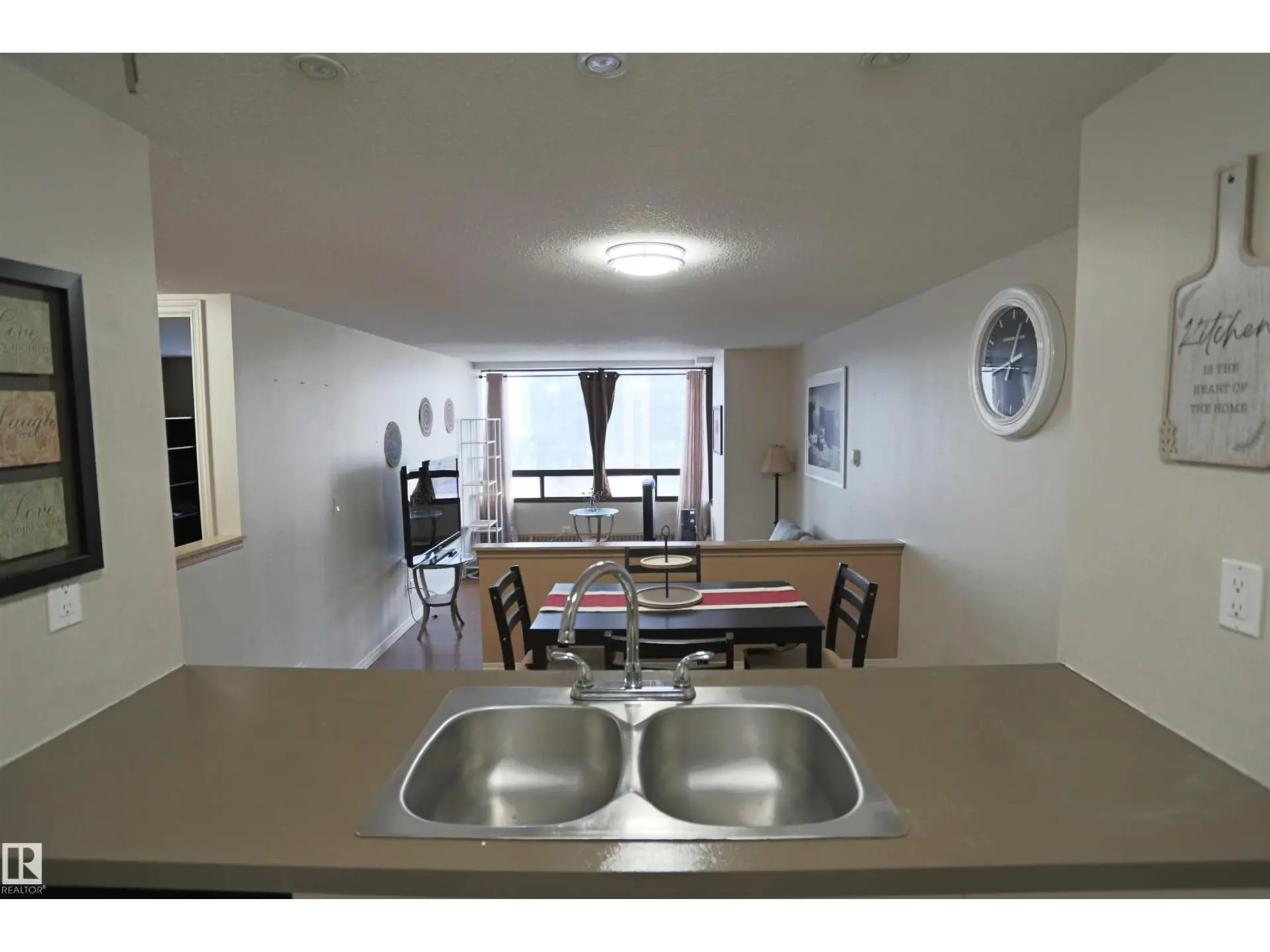 #804 10160 114 ST NW - Image 9