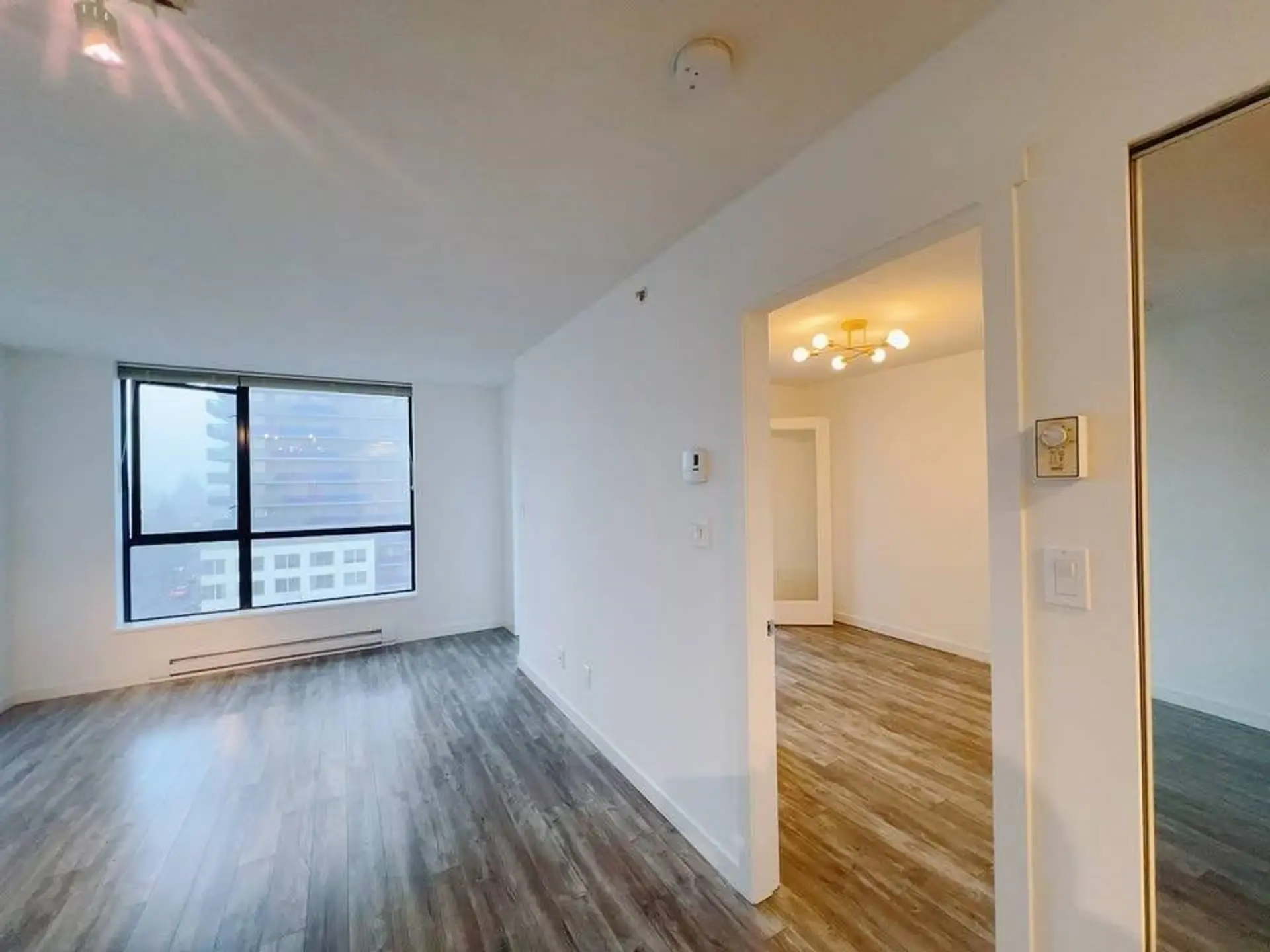 #806 3438 Vanness Avenue - Image 5