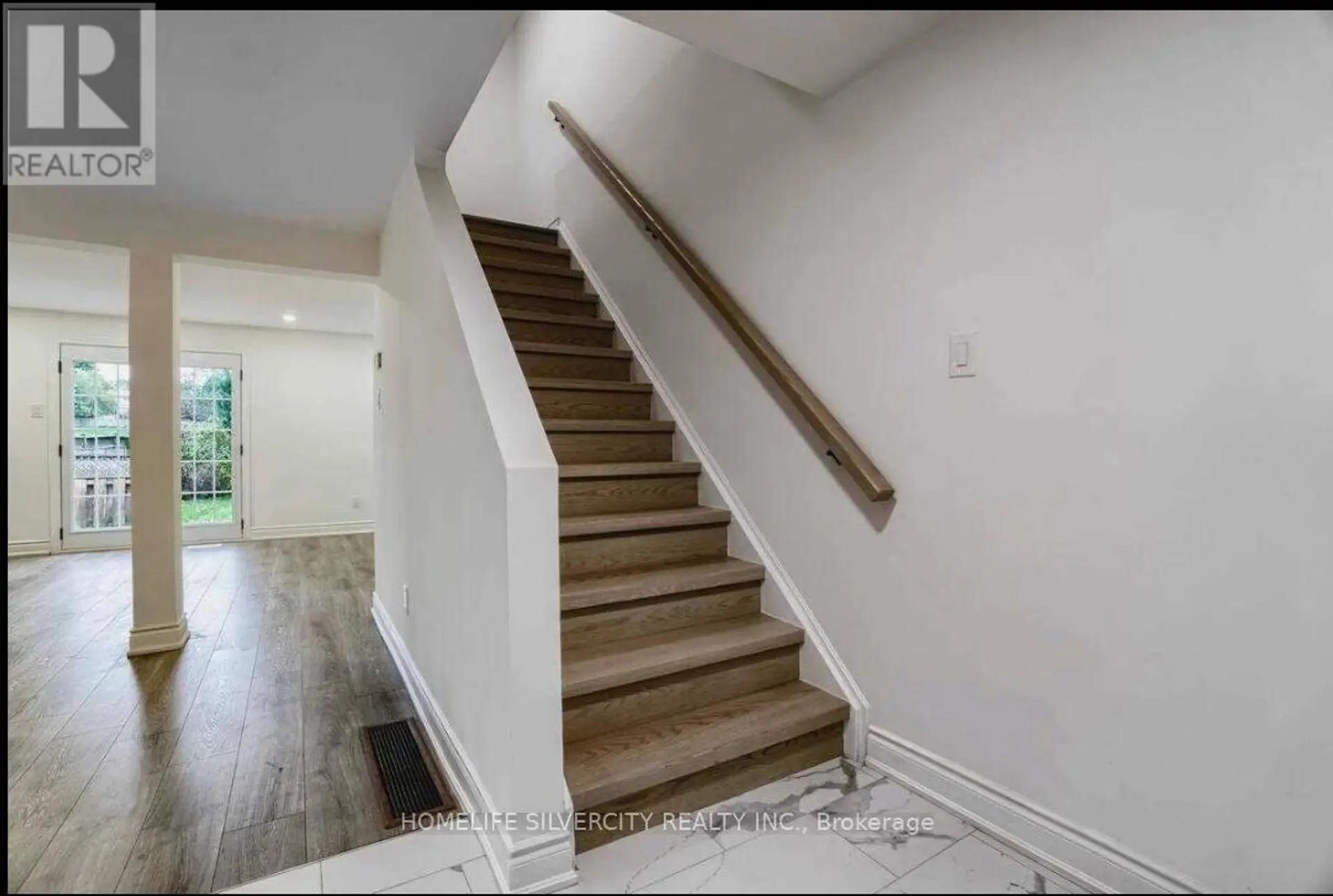 731 ELGIN STREET N - Image 9