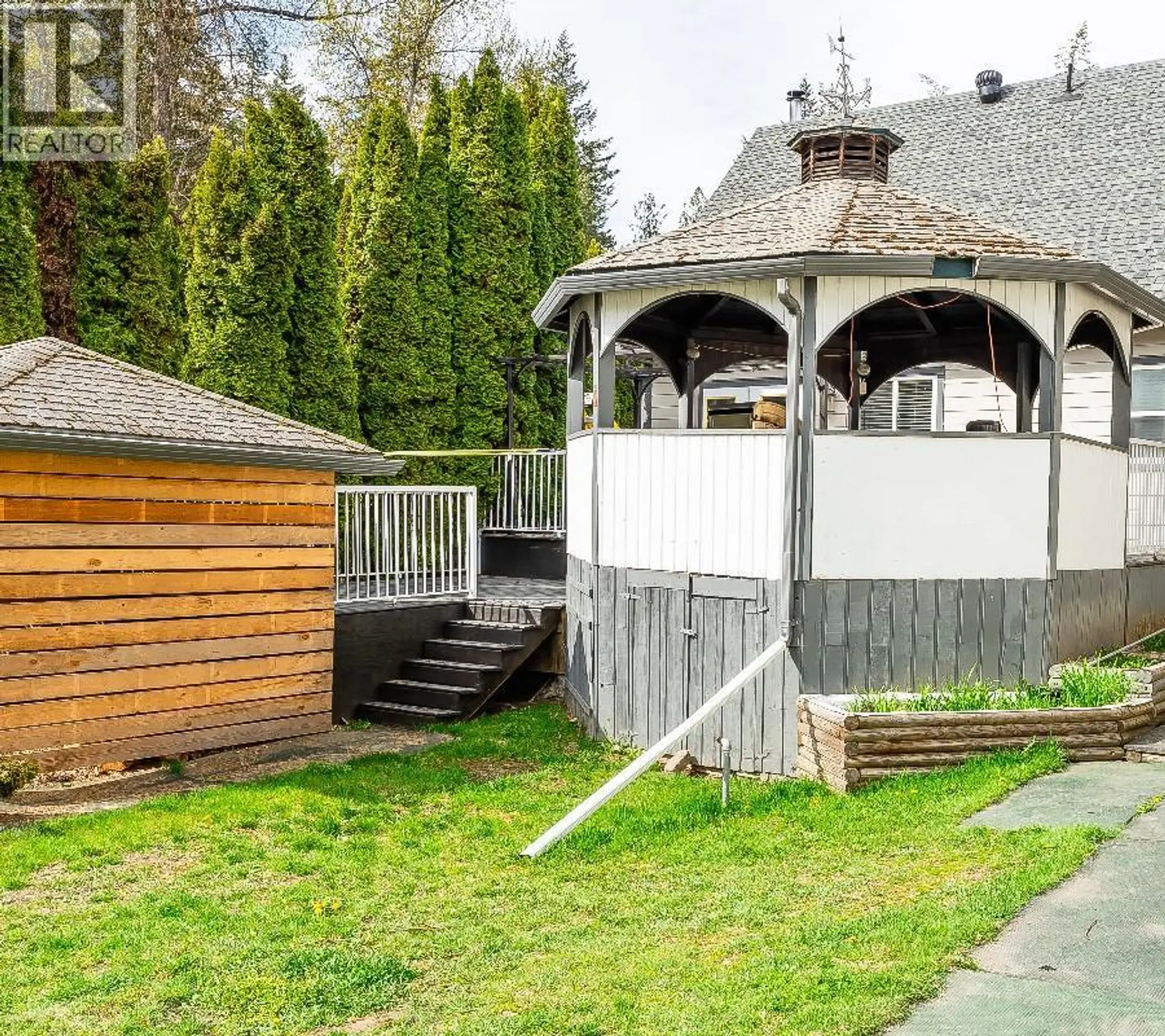 401 Gillis Avenue - Image 12