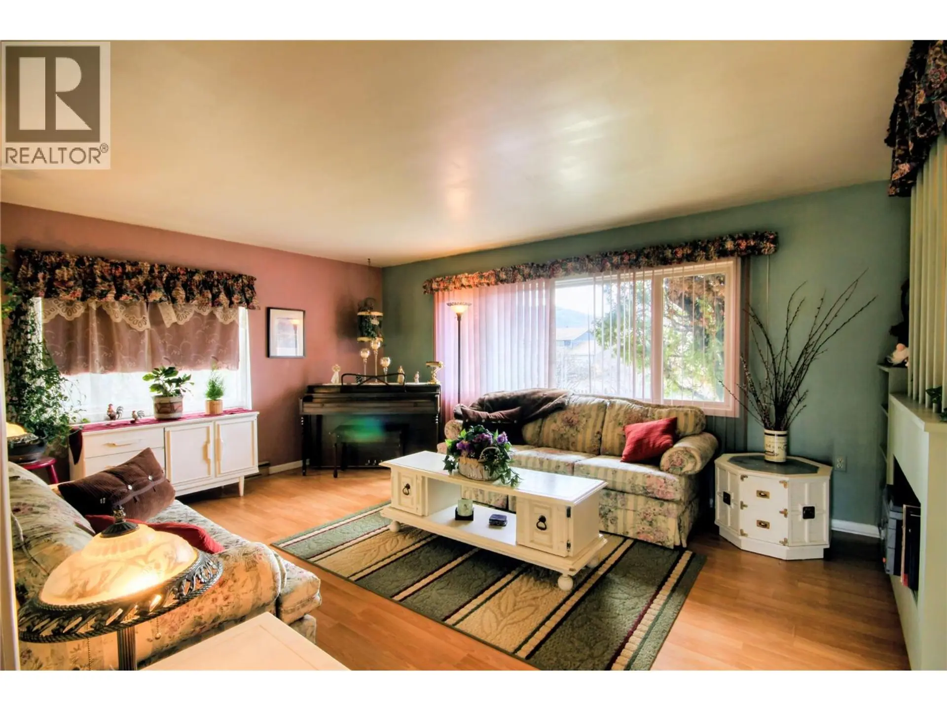 4771 Burns Avenue - Image 4