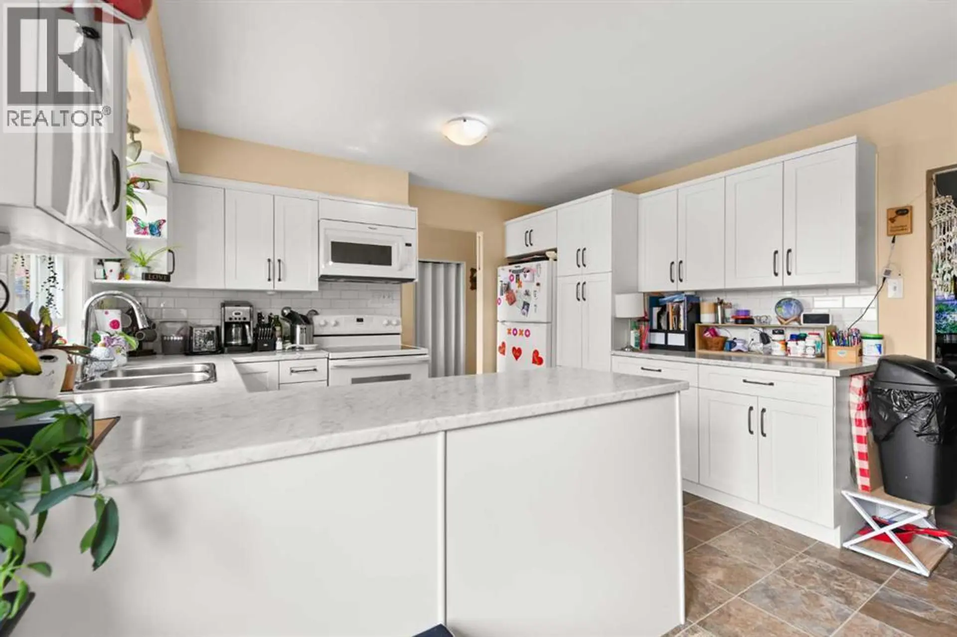 9517 99 Avenue - Image 7