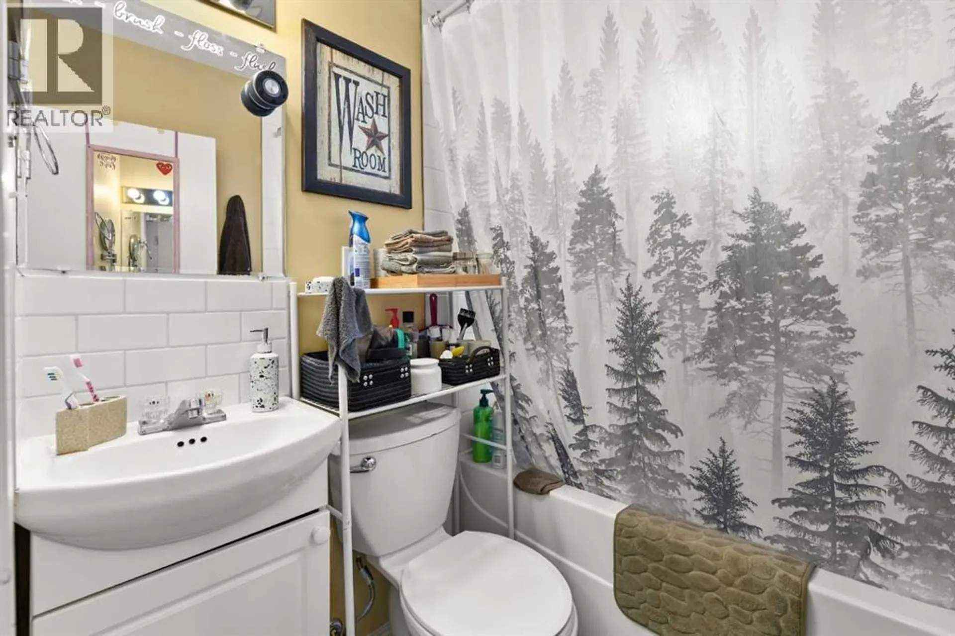 9517 99 Avenue - Image 15