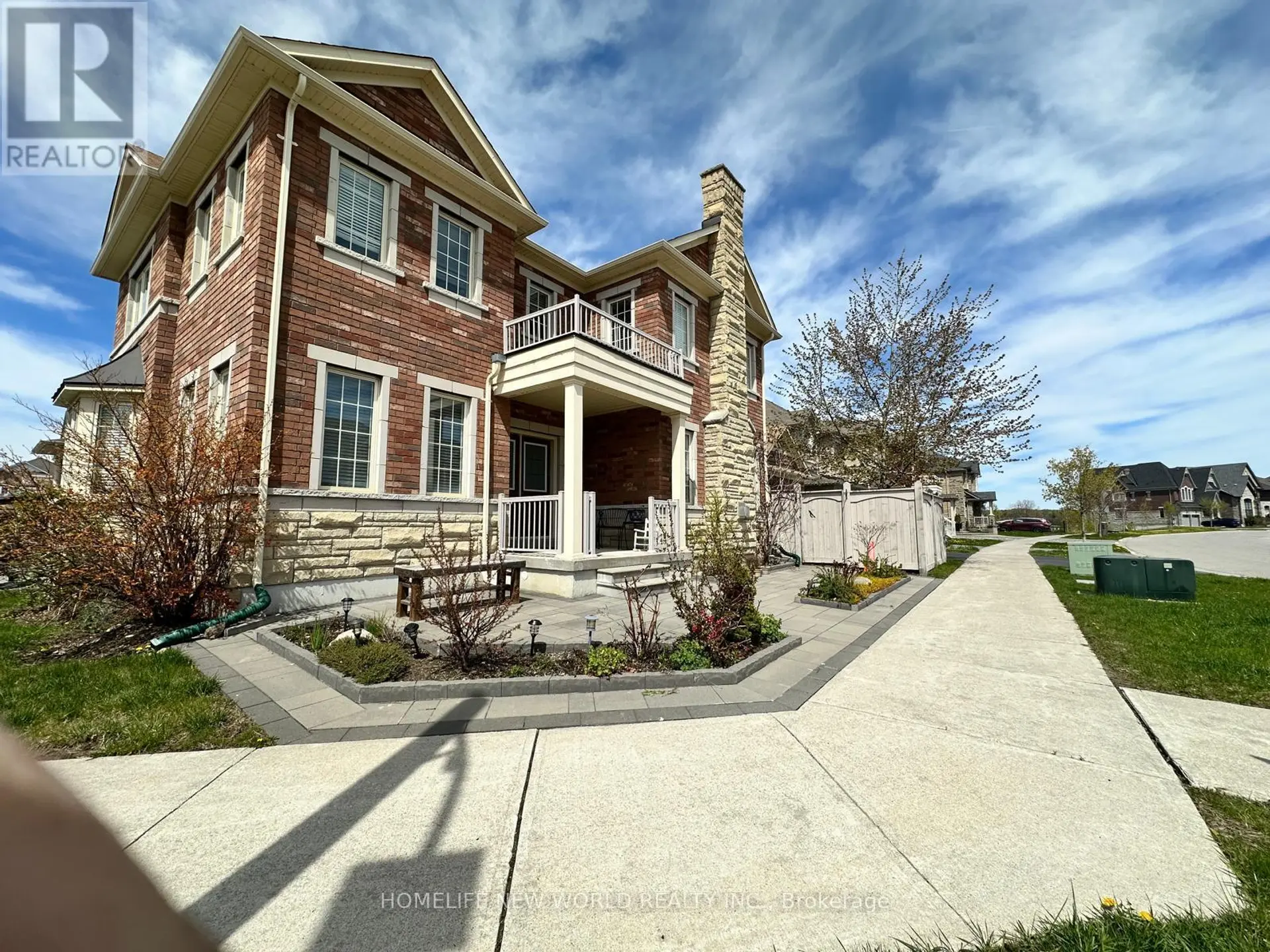 298 WEST LAWN CRESCENT - Image 4