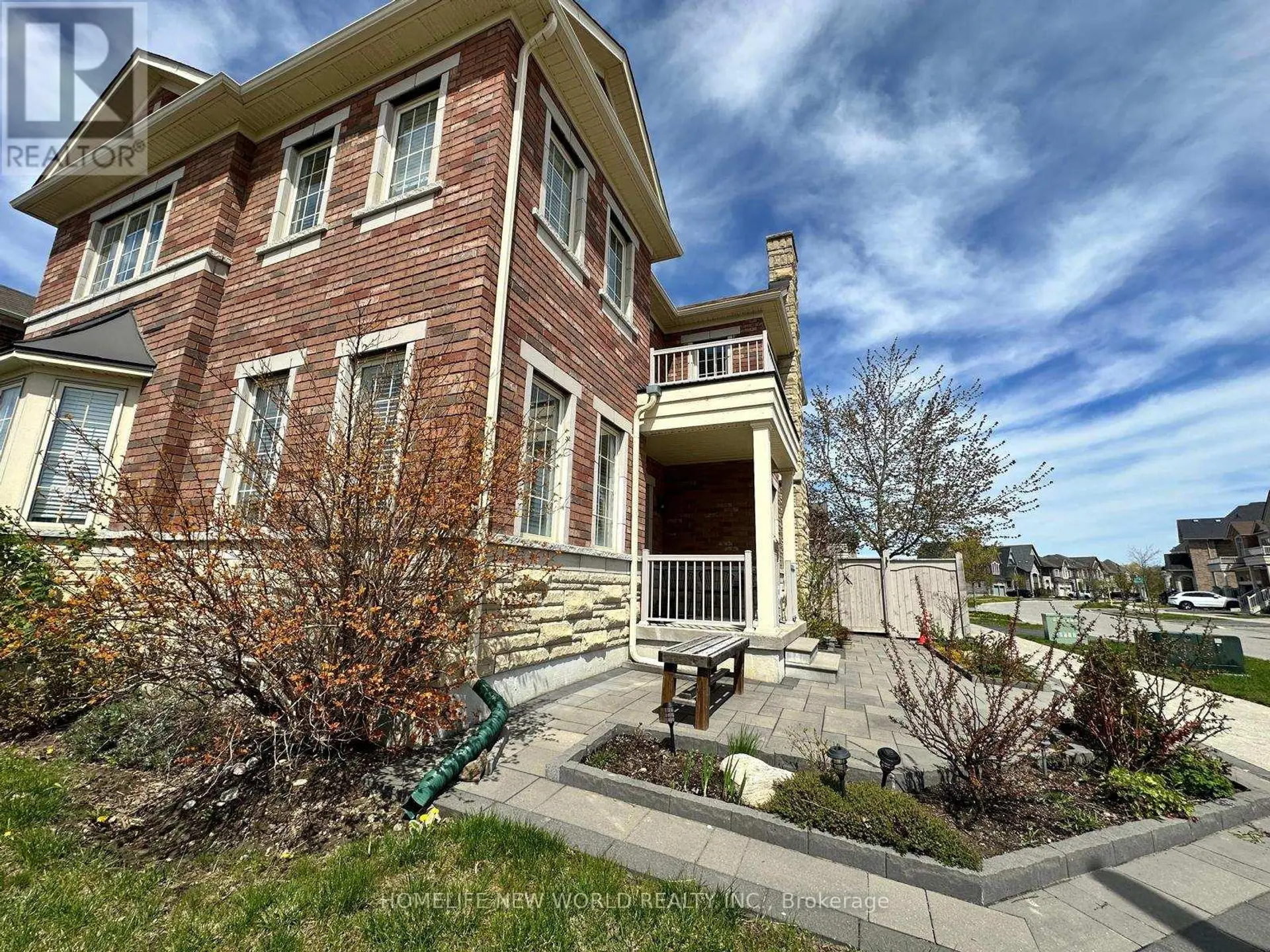 298 WEST LAWN CRESCENT - Image 5