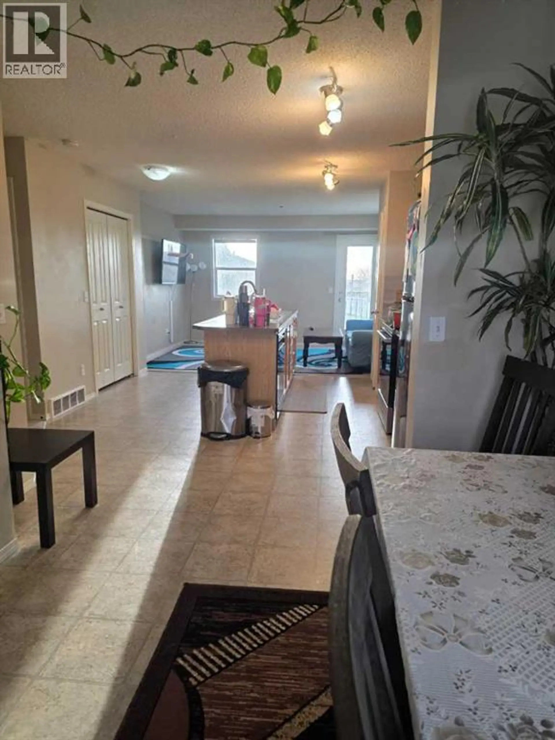 270 Saddlebrook Point NE - Image 2