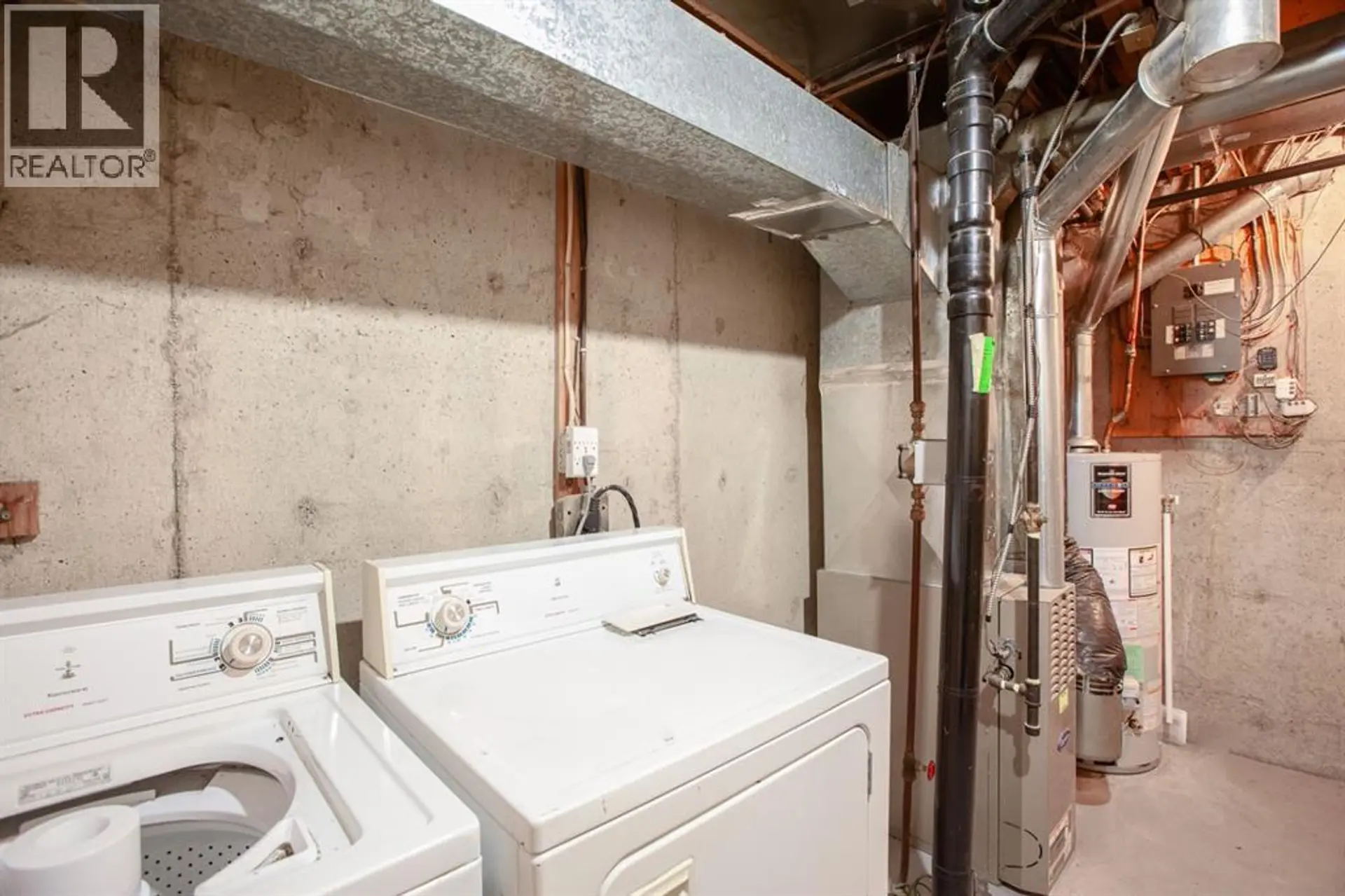 11010 5 Street SW - Image 12