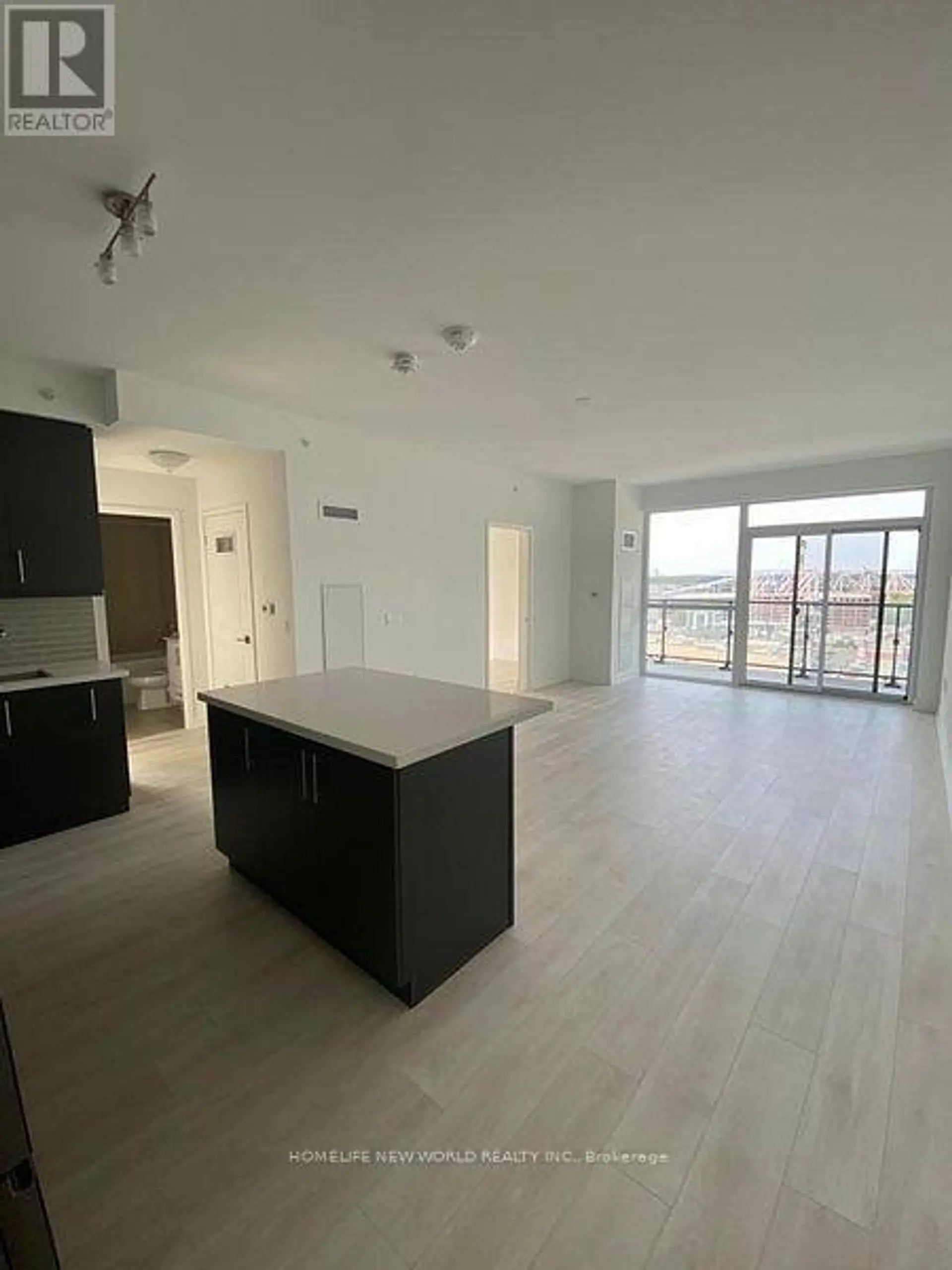 #1210 75 ONEIDA CRESCENT - Image 2