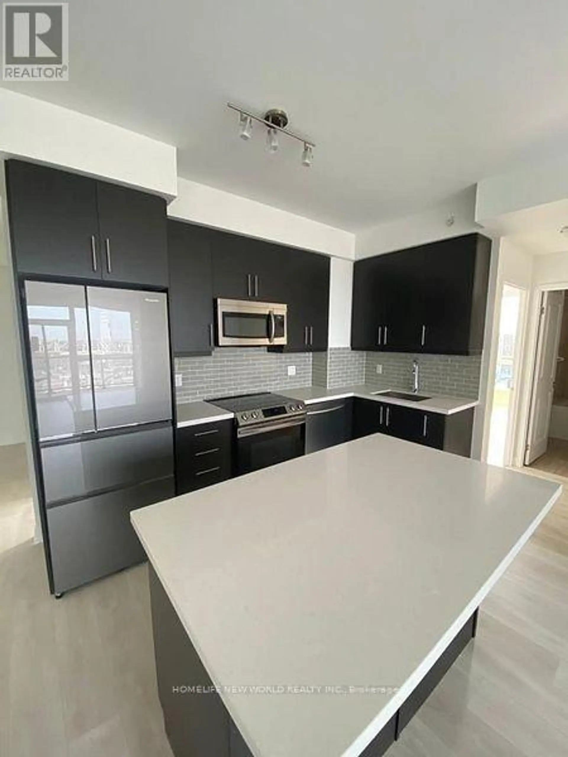 #1210 75 ONEIDA CRESCENT - Image 3