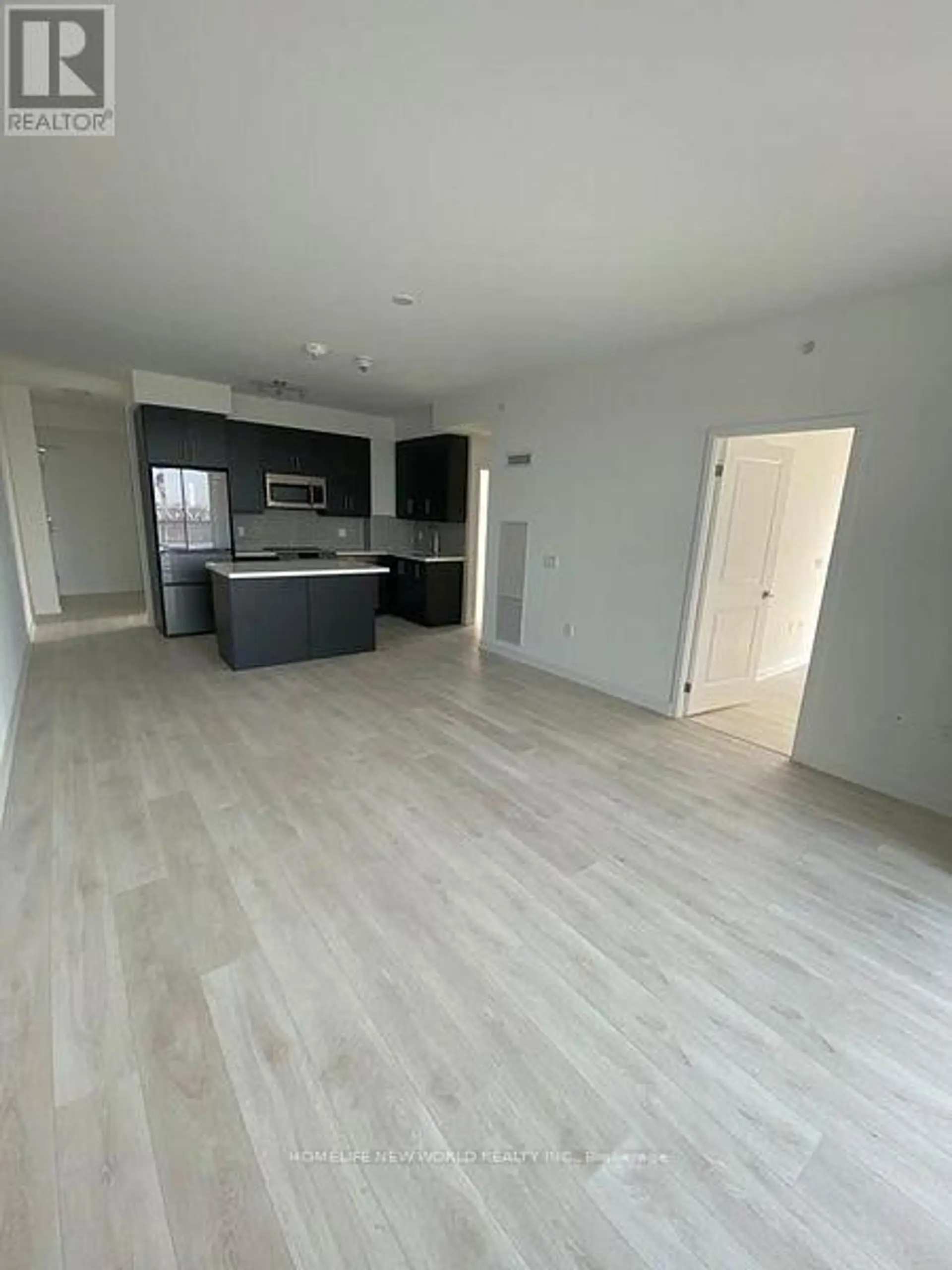 #1210 75 ONEIDA CRESCENT - Image 4
