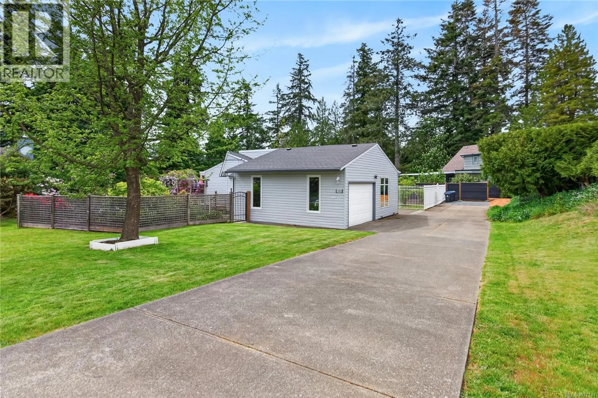 Property at 375 Georgia Crt, Comox, BC