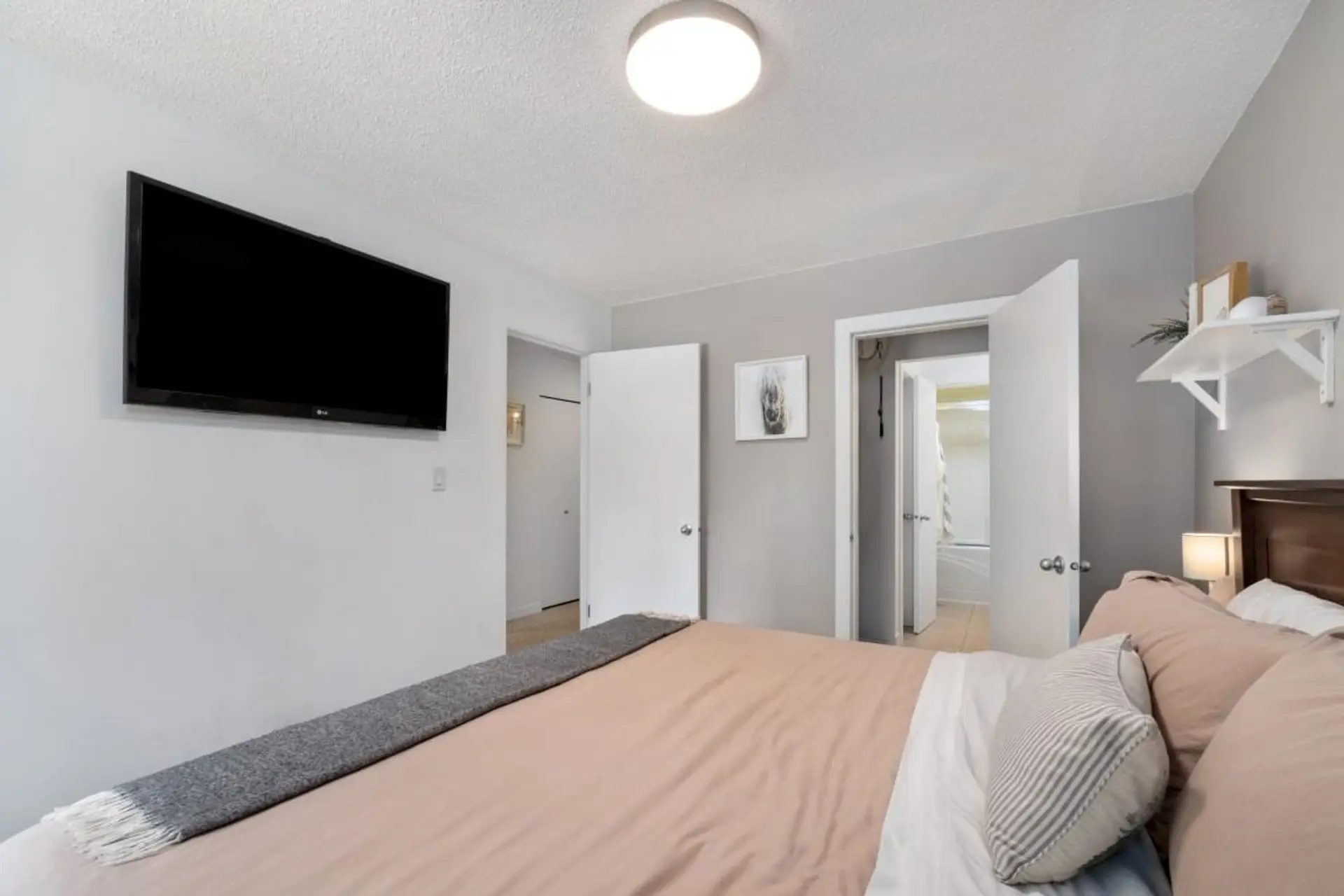 #3 8138 Cedar Springs Road - Image 8