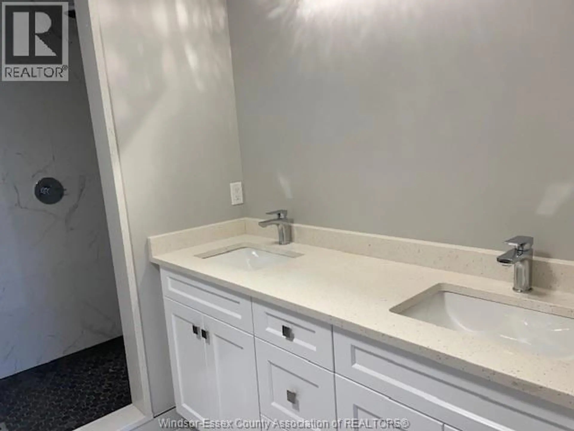 85 BORDEAUX PLACE - Image 12
