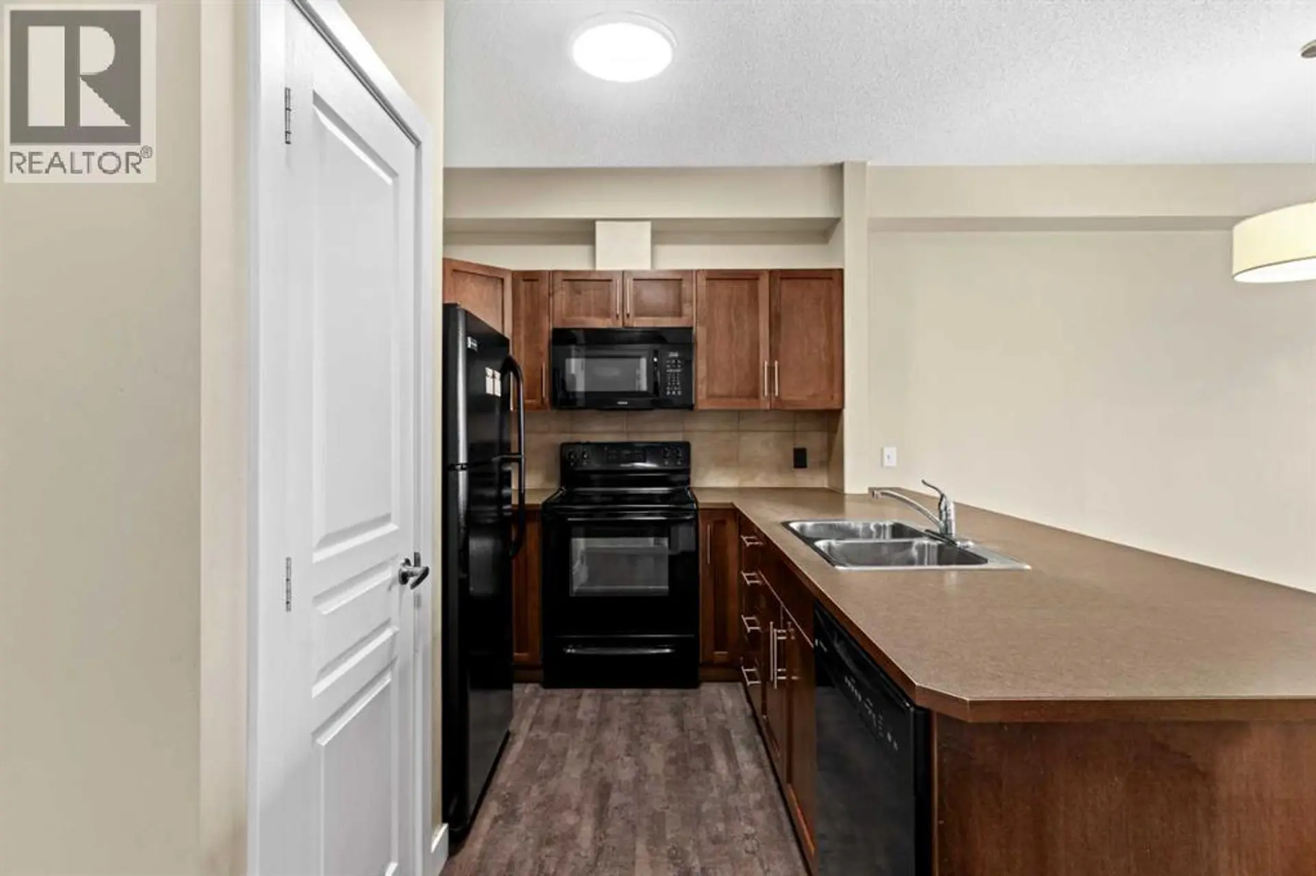 #212 10 Panatella Road NW - Image 4