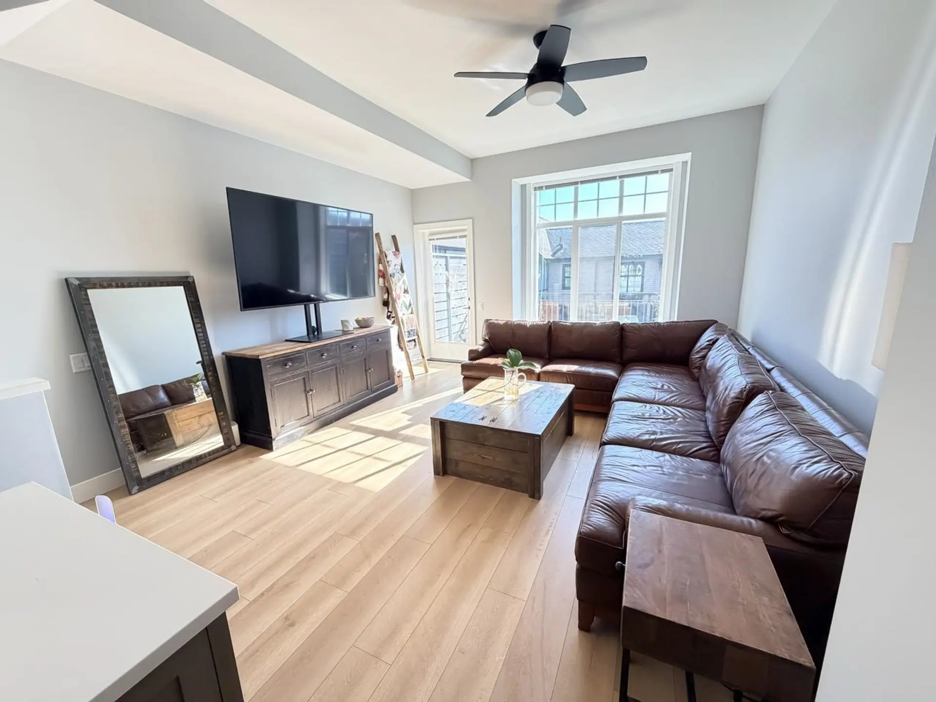 #43 3552 Victoria Drive - Image 2