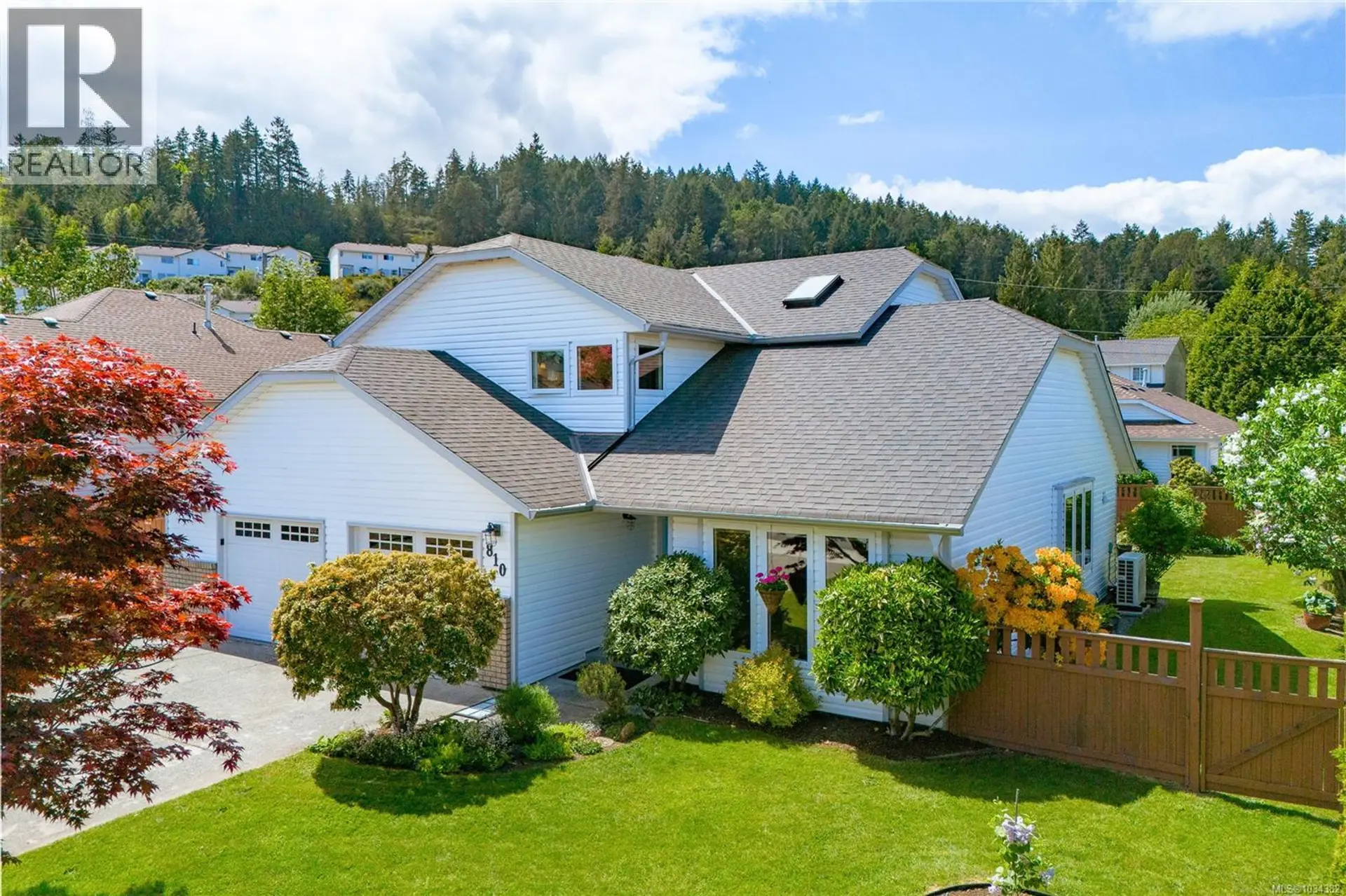 Property at 810 Colonia Dr, Ladysmith, BC
