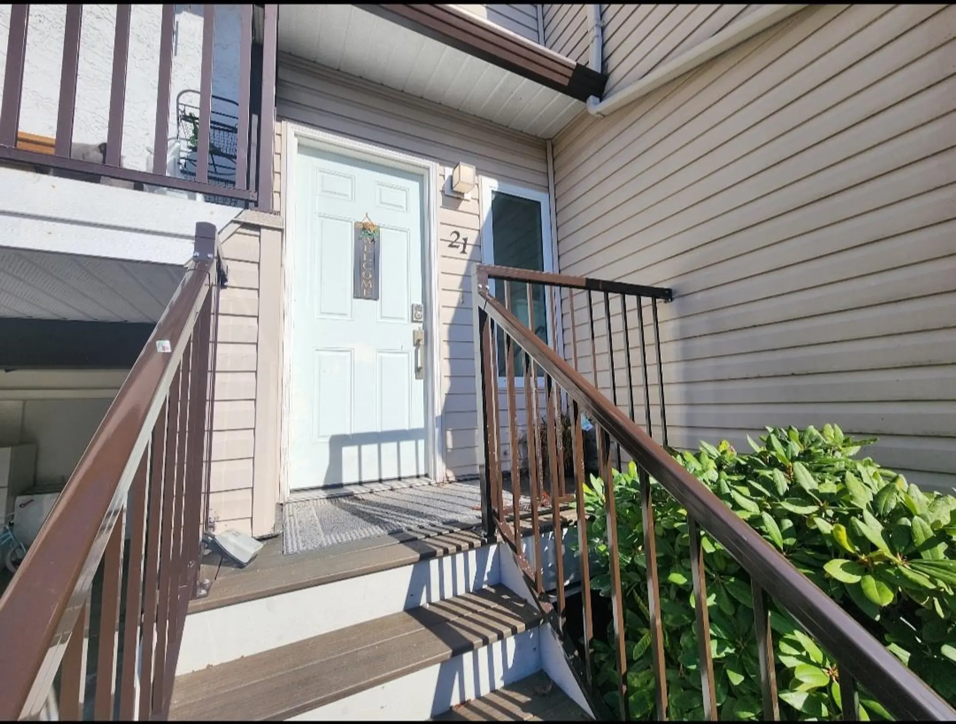 #21 32705 Fraser Crescent - Image 2